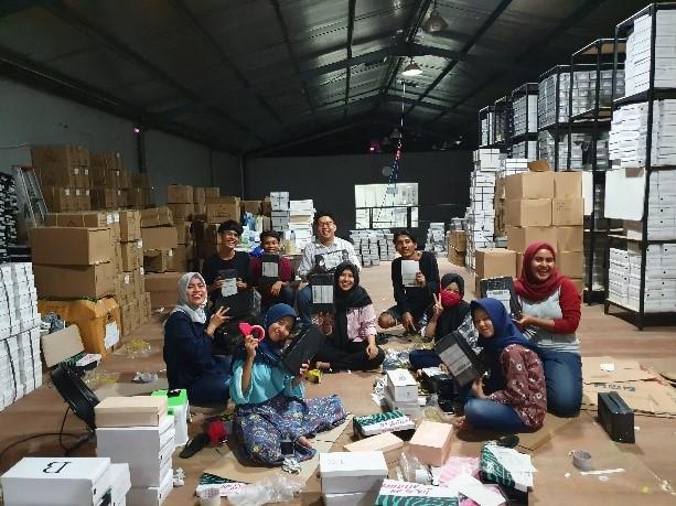 Produk sepatu lokal brand Blow miliki pelaku usaha UMKM mampu bangkit saat pandemi Covid-19.