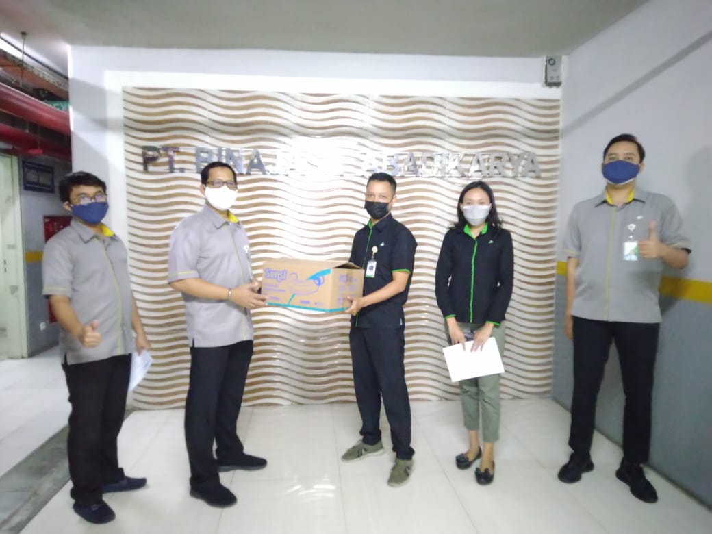 Kantor BPJAMSOSTEK Jakarta Menara Jamsostek membagikan sebanyak 8.750 buah APD Masker ke tenaga kerja melalui puluhan perusahaan peserta.