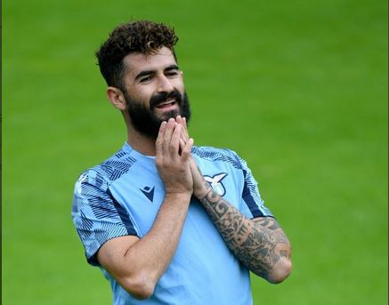 Nyanyikan Lagu Simbol Antifasis, Hysaj Dibela Lazio