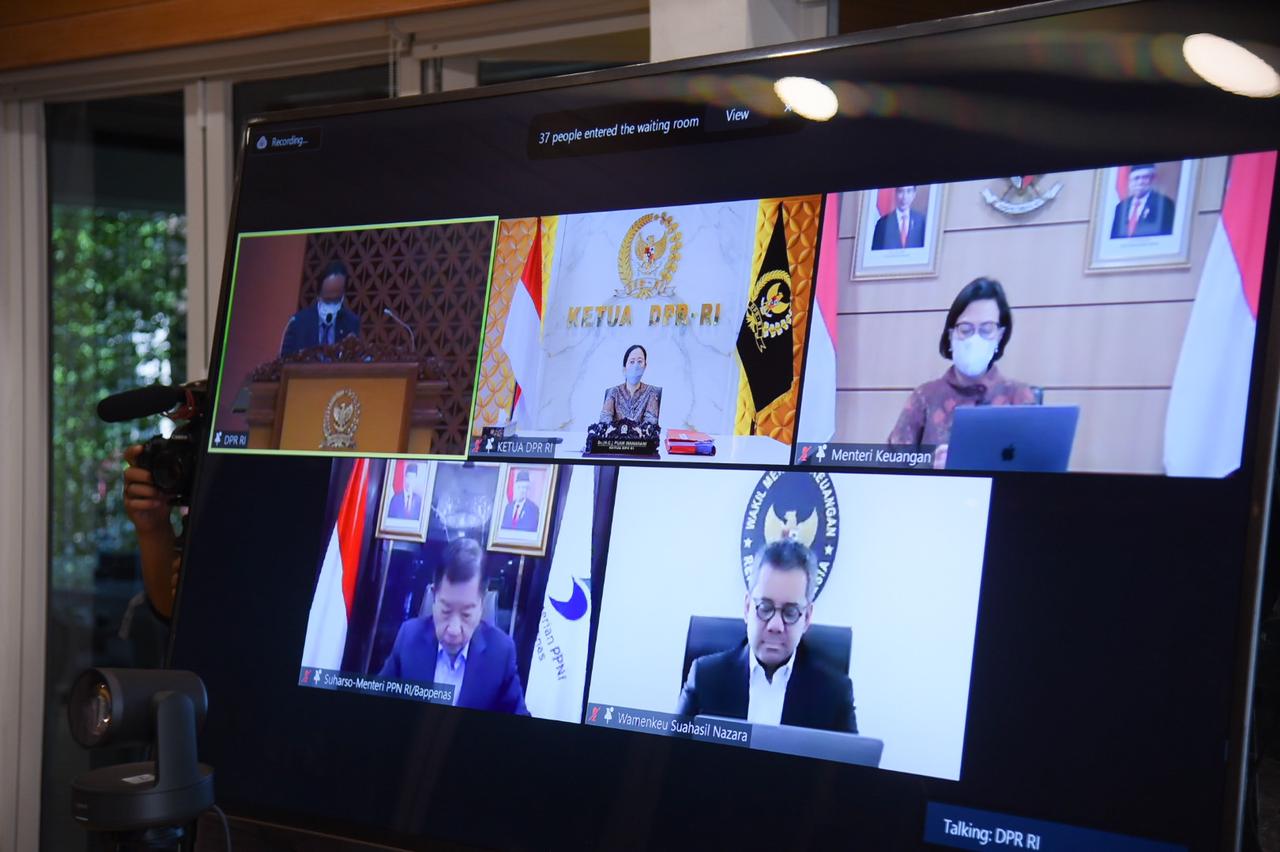 Rapat Paripurna DPR RI ke-22, Masa Persidangan V Tahun Sidang 2020-2021, yang digelar secara virtual di Jakarta, Selasa (6/7/2021).