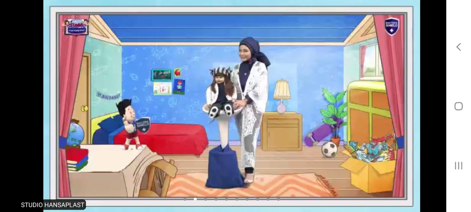 Story teller ternama Indonesia Kak Ria Enes mengedukasi orangtua saat anaknya mengalami luka. 