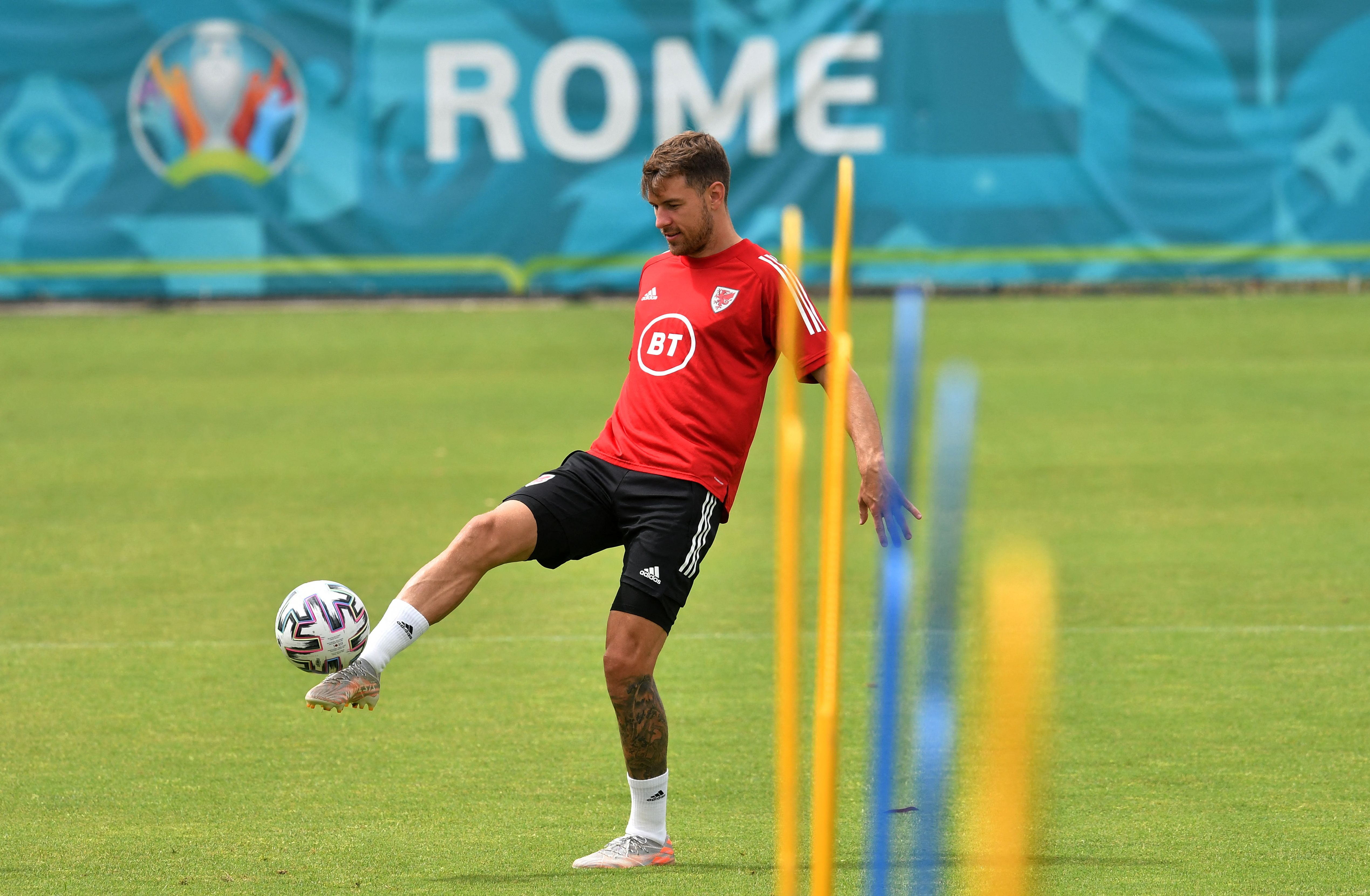 Gelandang milik Juventus Aaron Ramsey