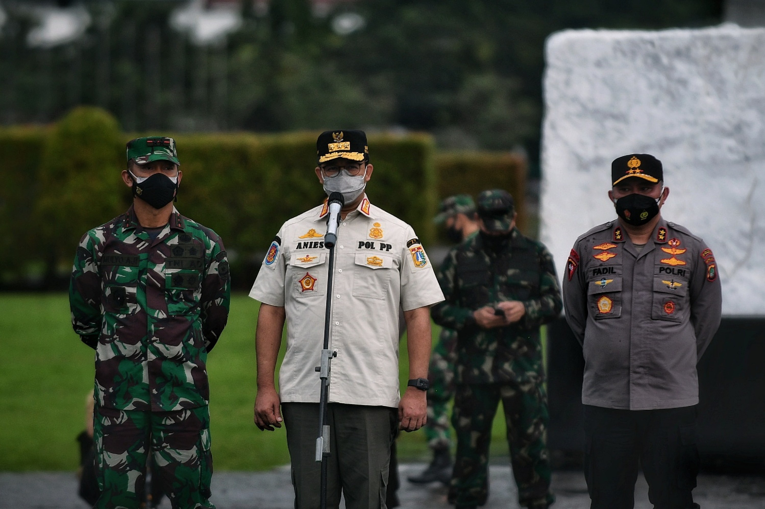 Cek Stasiun, Anies: Masih Banyak Perusahaan Wajibkan Pekerja Masuk