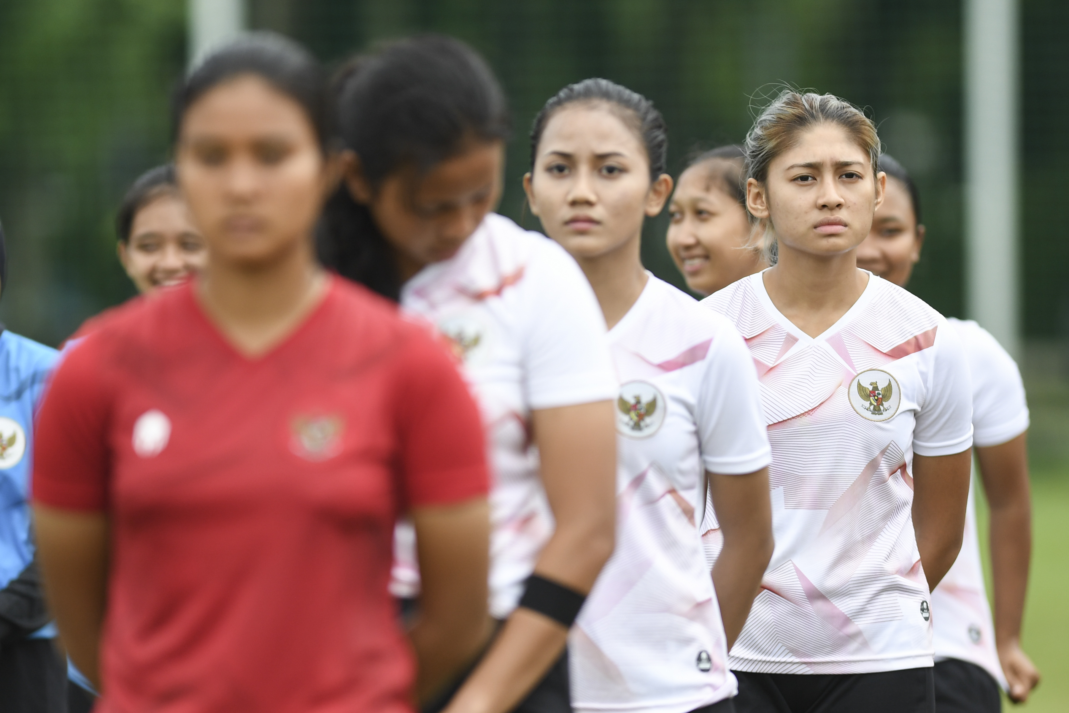 Timnas sepak bola putri Indonesia mengikuti pengenalan dan pembukaan pemusatan latihan di Lapangan D, Kompleks GBK, Senayan, Jakarta.