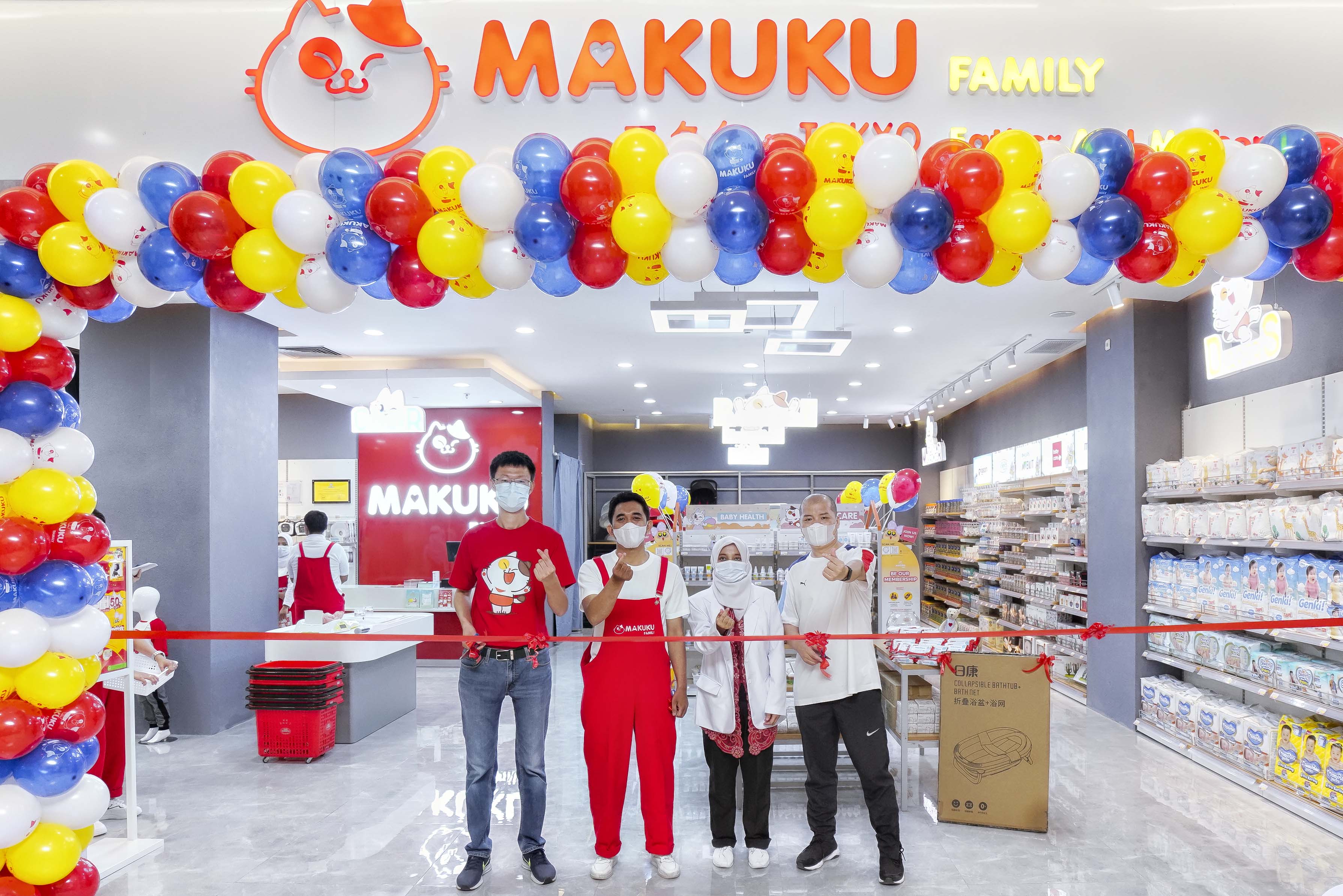 CEO Makuku Indonesia Jason Lee saat meresmkian gerai Makuku Family