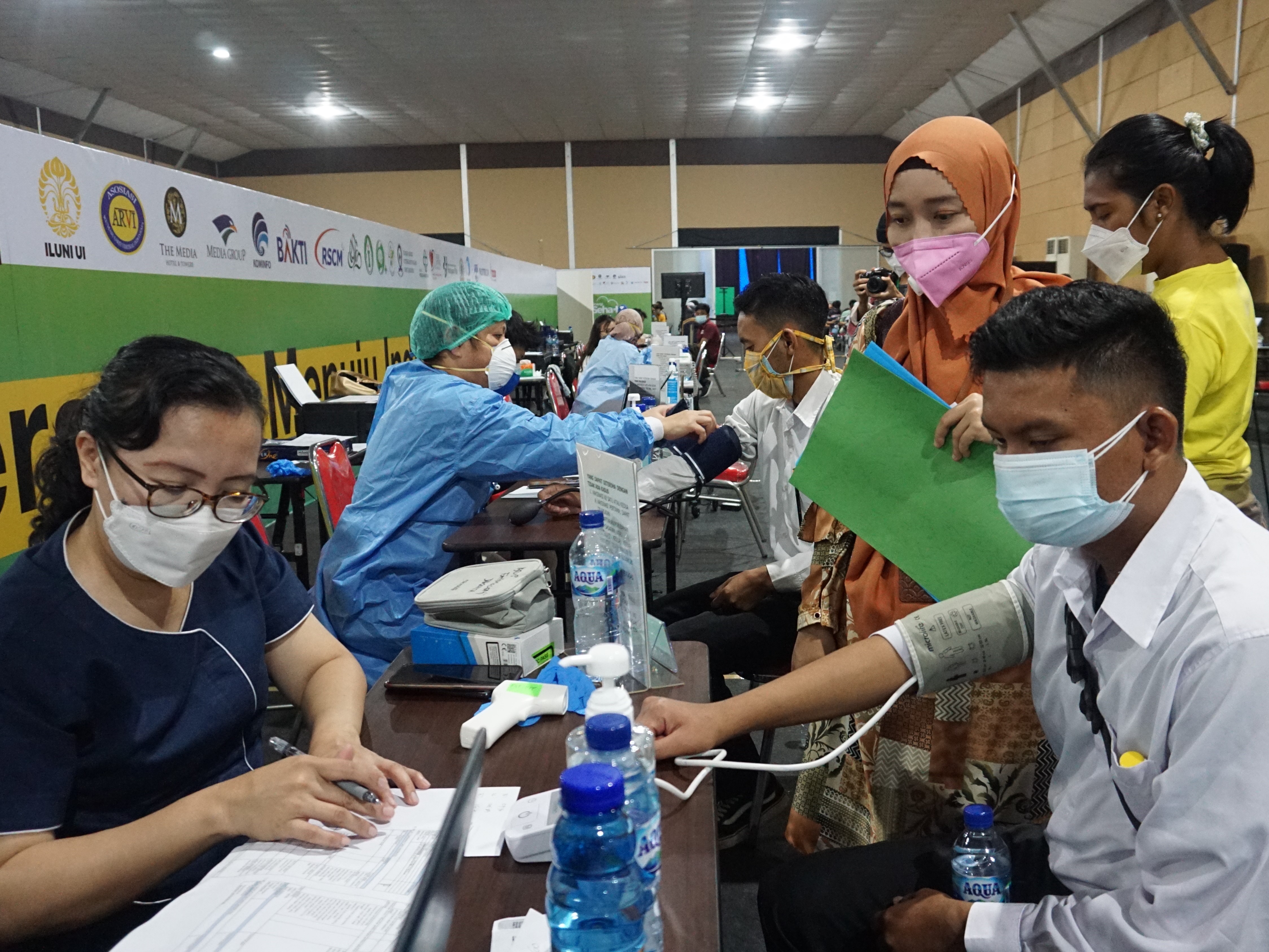 kedatangan komunitas disabilitas tadi pagi di Sentra Vaksinasi Sinergi Sehat, Jumat (30/7).