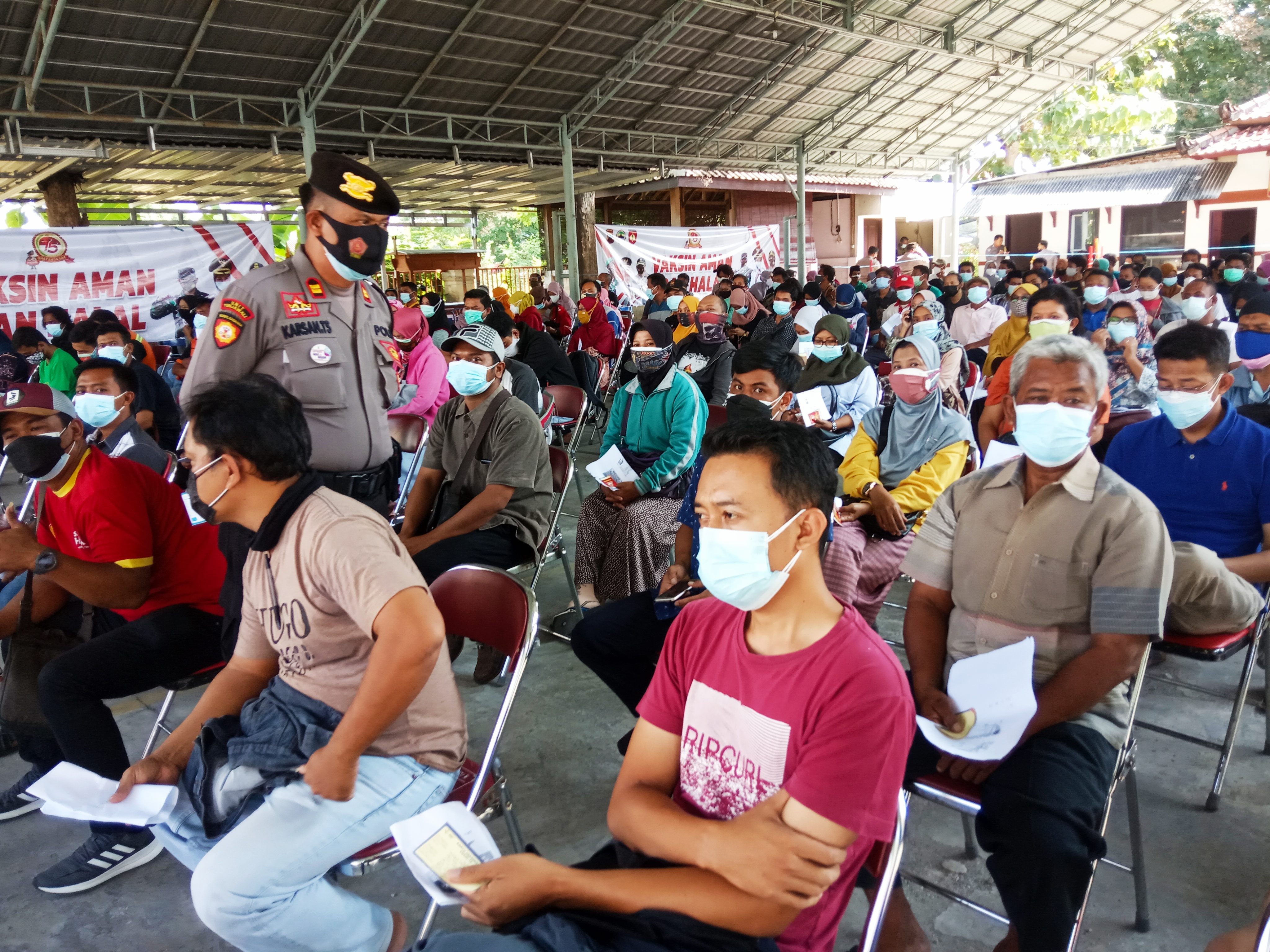 Warga Klaten, Jawa Tengah, antusias mengikuti vaksinasi
