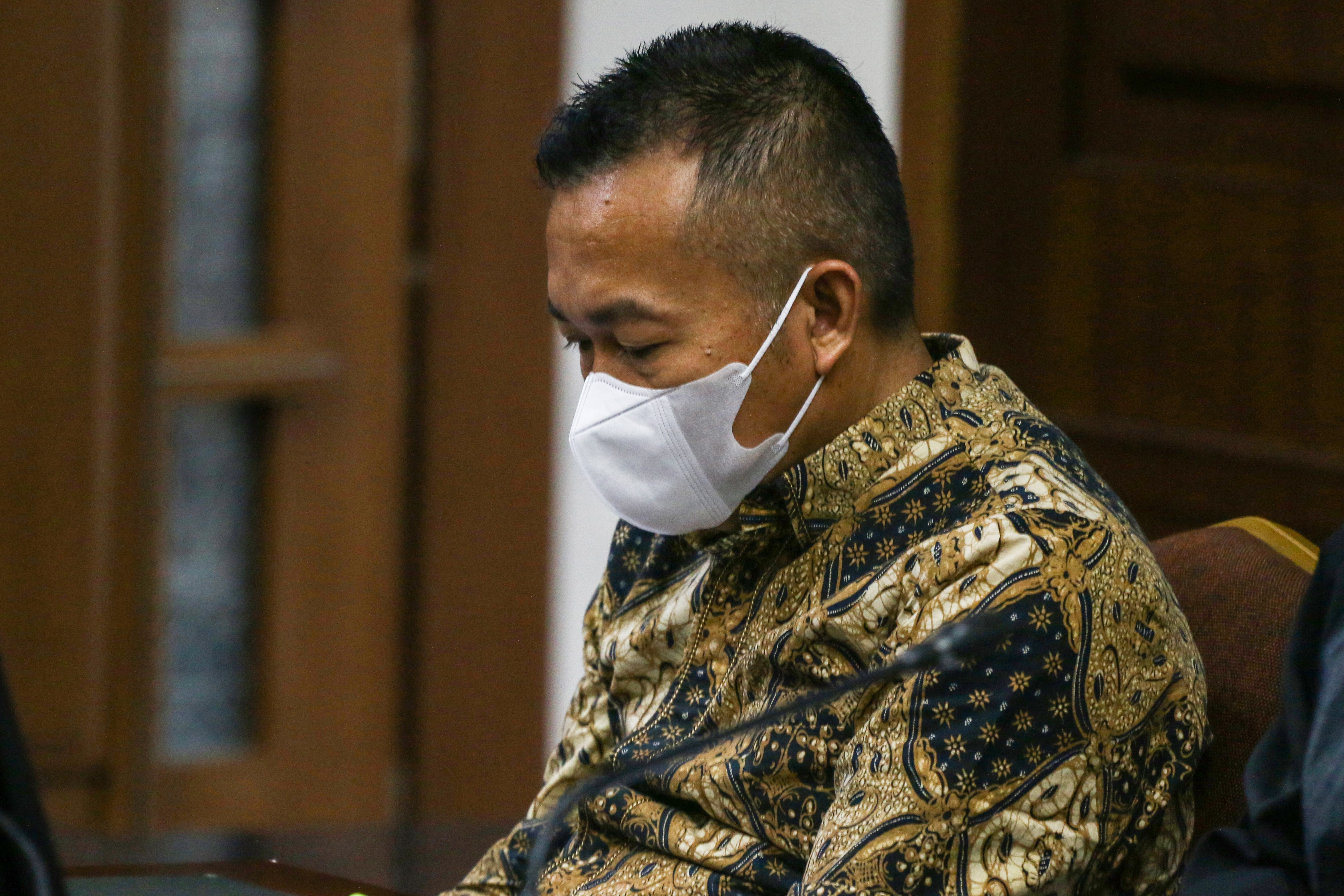 Terdakwa kasus korupsi bansos covid-19 Adi Wahyono mengikuti sidang lanjutan di Pengadilan Tipikor, Jakarta, Rabu (2/6).2