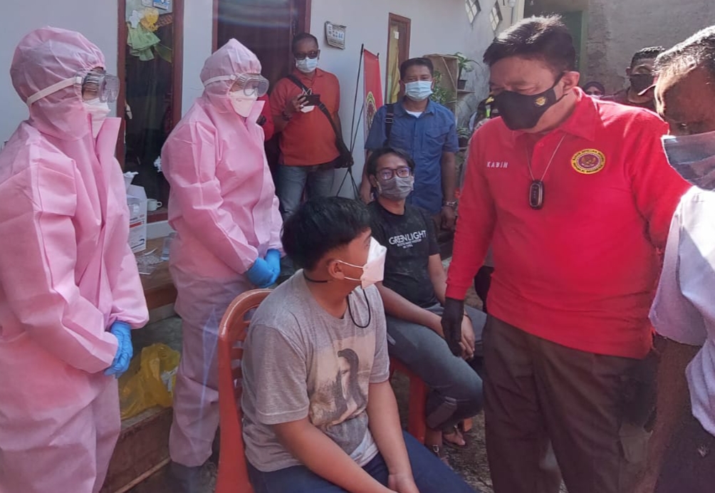 Kepala BIN Budi Gunawan menyambangi kawasan padat penduduk di RT 01, Desa Mekarsari, Kecamatan Ngamprah, Kabupaten Bandung. 