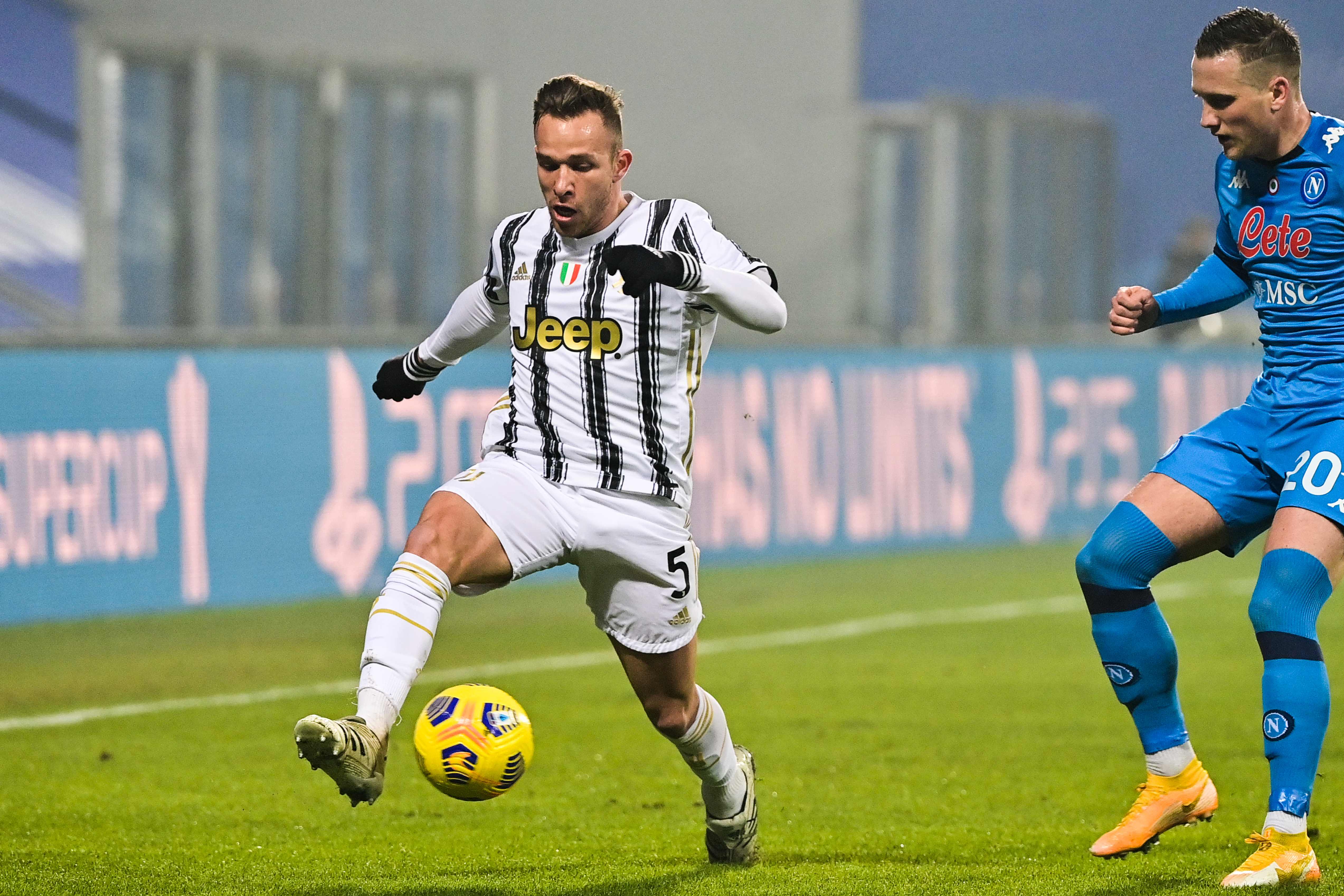 Gelandang Juventus Arthur