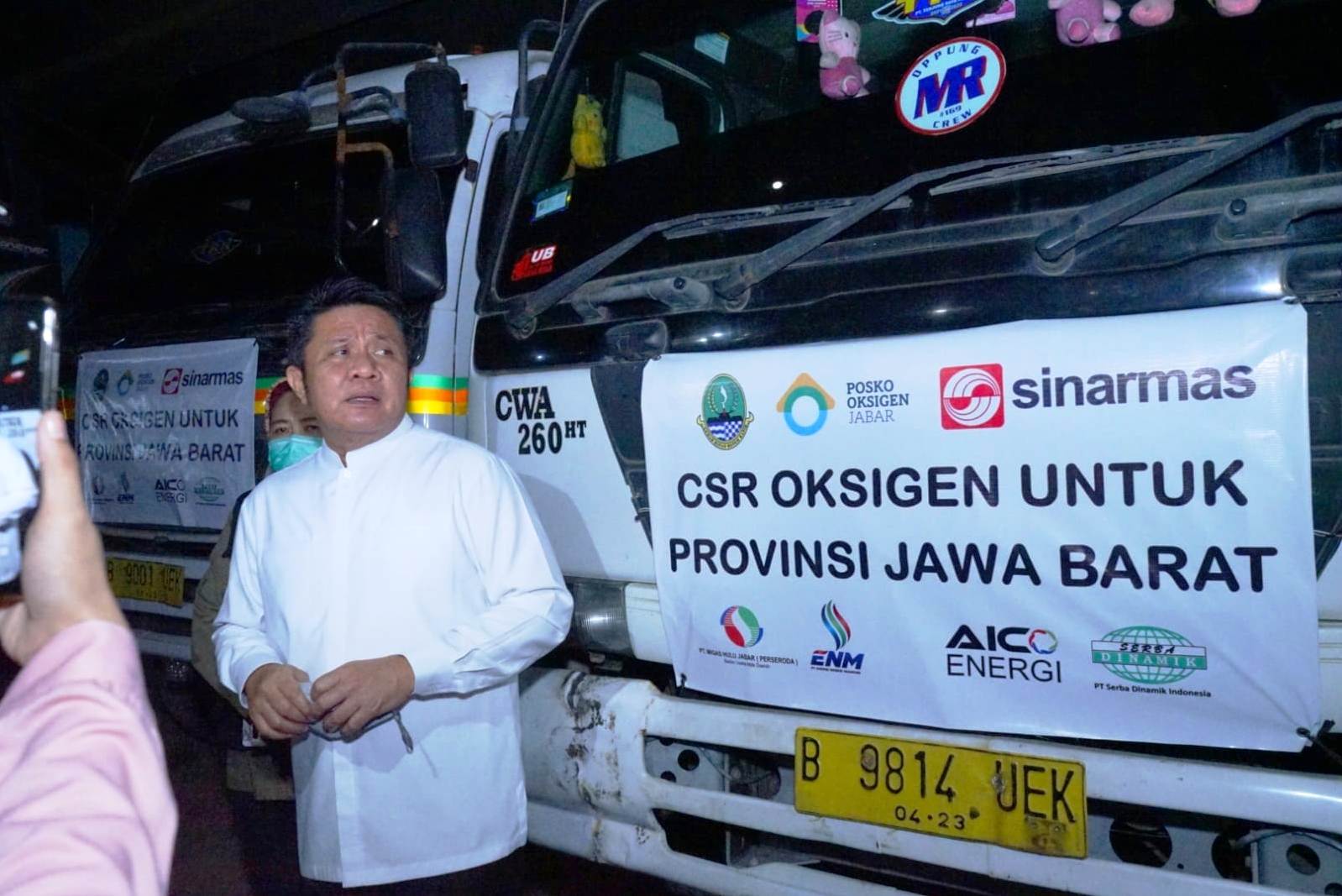 Gubernur Sumsel Herman Deru melepas pengiriman bantuan oksigen sebanyak 85 ton untuk memenuhi kebutuhan masyarakat Jawa Barat.
