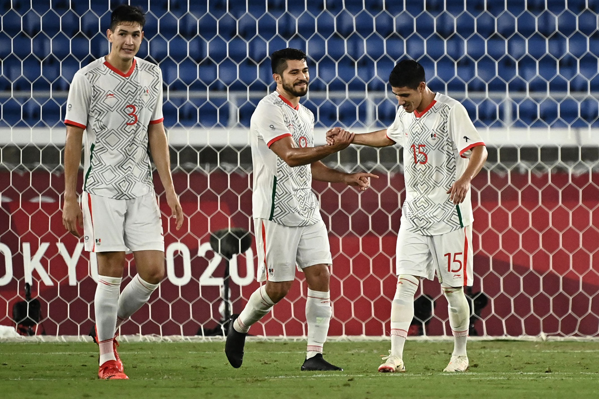 Pemain Meksiko merayakan kemenangan atas Korsel di perempat final sepak bola putra Olimpiade Tokyo 2020. 