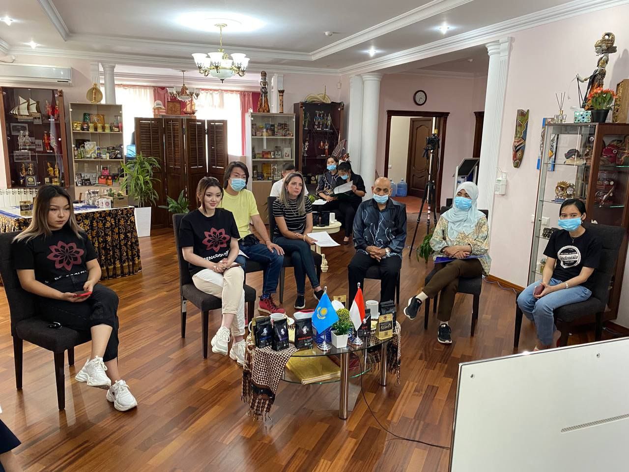 Virtual coffee session “Ngopi Bareng Dayana” bersama Gubernur Bengkulu Rohidin Mersyah dan Duta Besar RI untuk Kazakhhstan Rahmat Pramono.