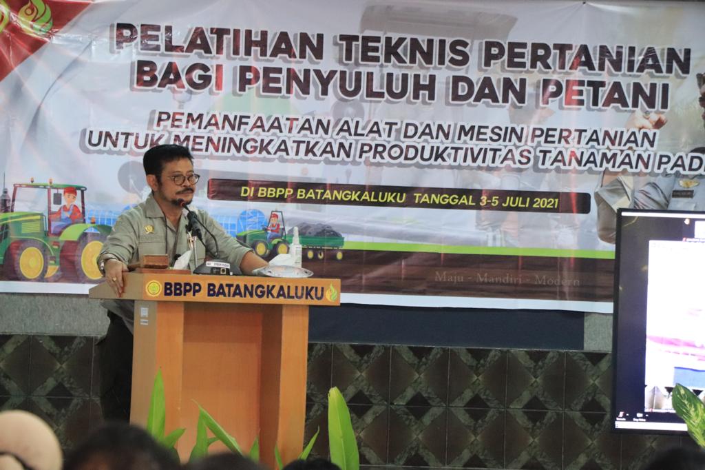Mentan Syahrul Yasin Limpo memberi pemaparan pada Pelatihan Teknis Pertanian Bagi Penyuluh dan Petani di Gowa, Sulawesi Selatan.