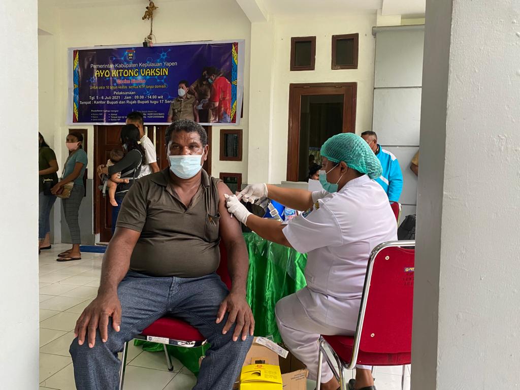 Vaksinasi Covid-19 di Kabupaten Kepulauan Yapen, Papua