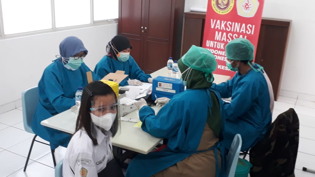 Vaksinasi pelajar oleh BIN