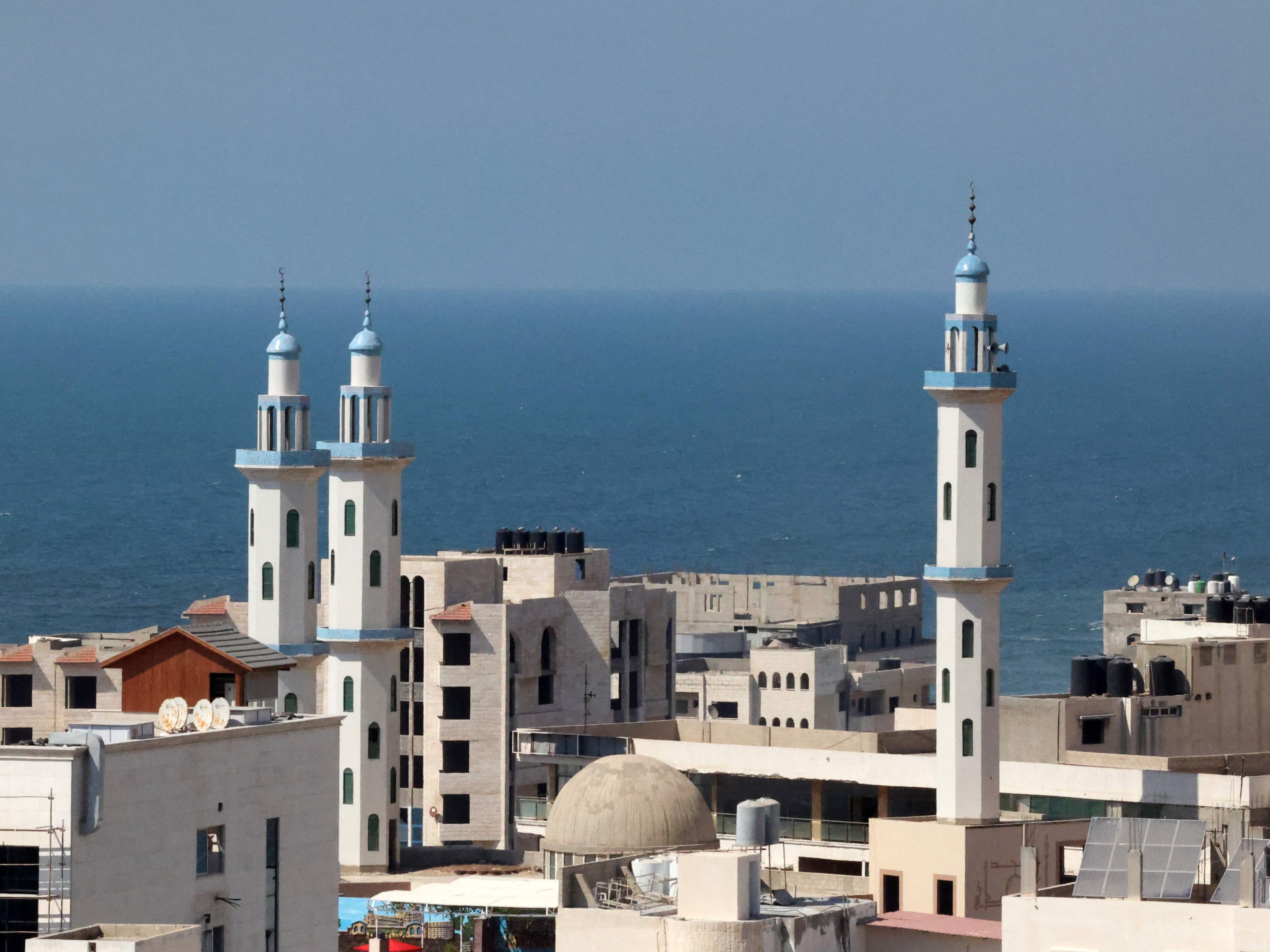 Kota Gaza dan garis pantai Laut Mediterania, pada 27 Juli 2021.