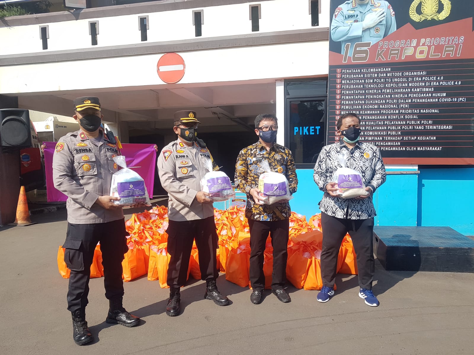 Bansos untuk warga terdampak Covid-19 dari peserta LEMHANNAS RI-PPRA LXII