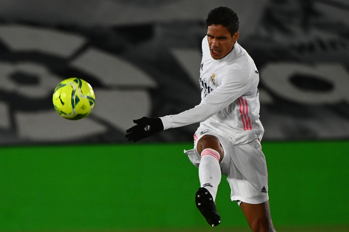 Manchester United Nilai Harga Varane Kemahalan 