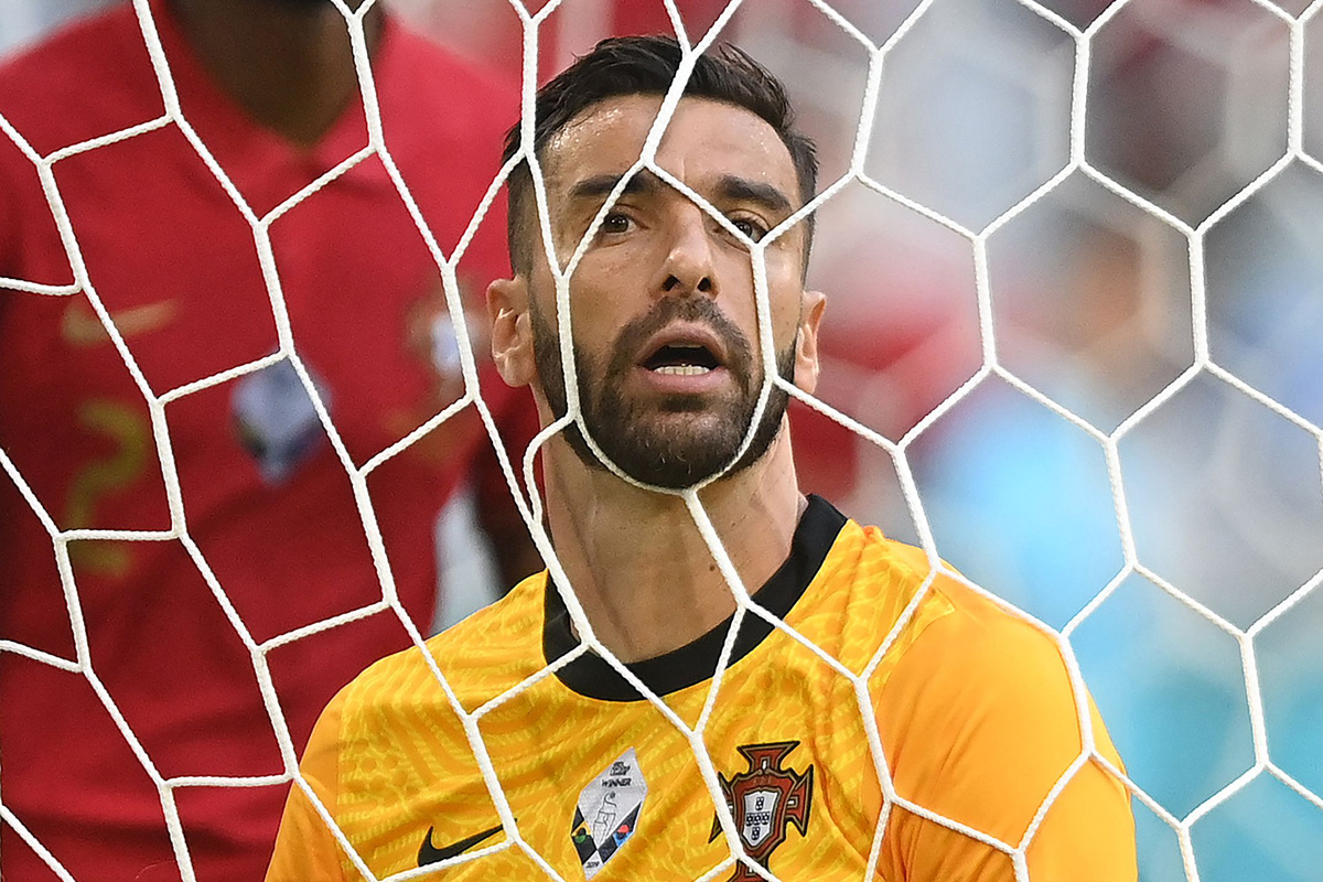 Kiper timnas Portugal, Rui Patricio resmi bergabung dengan AS Roma. 