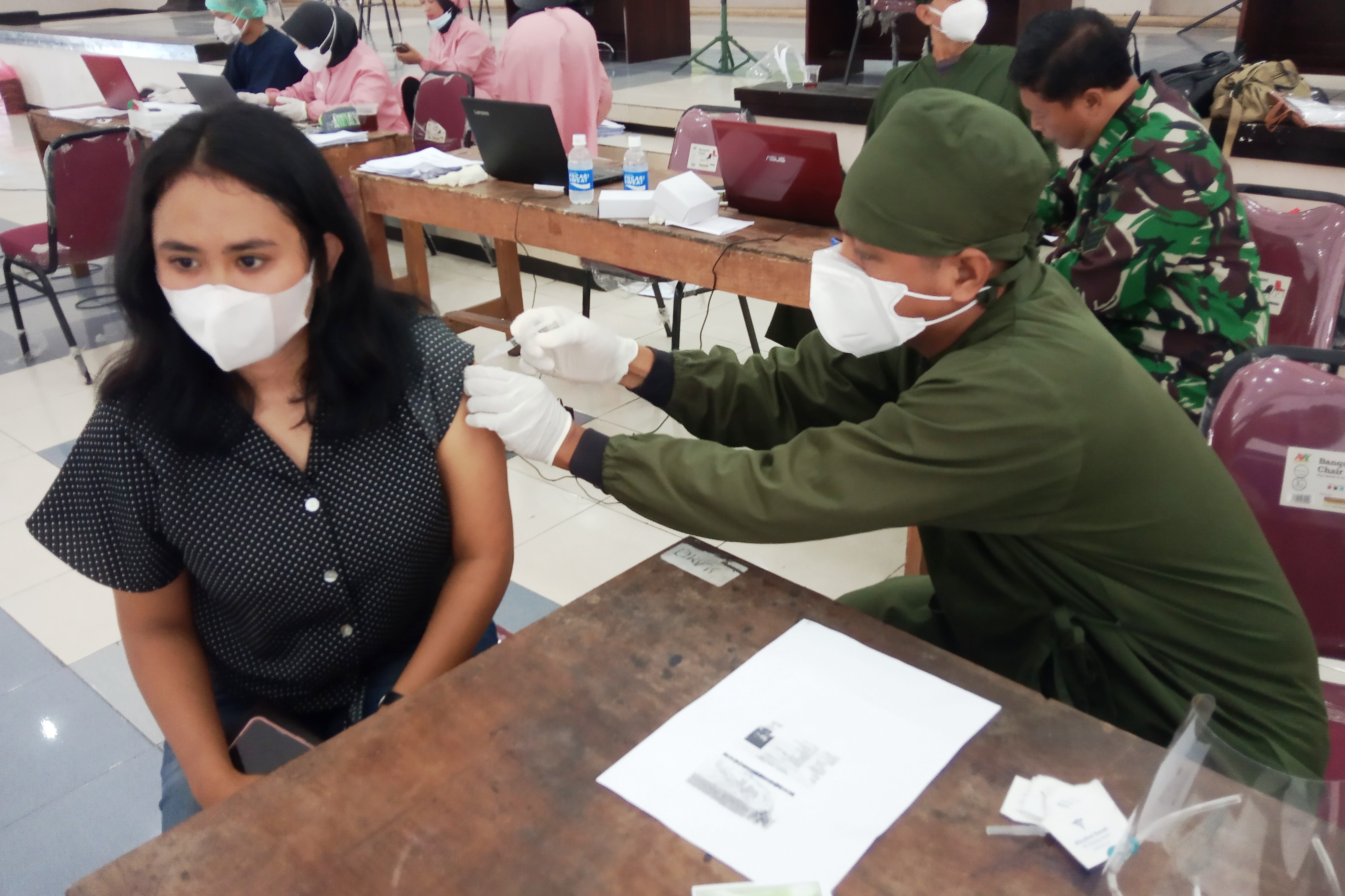  Vaksinasi massal Kodim 0723 Klaten di Gedung Sunan Pandanaran.