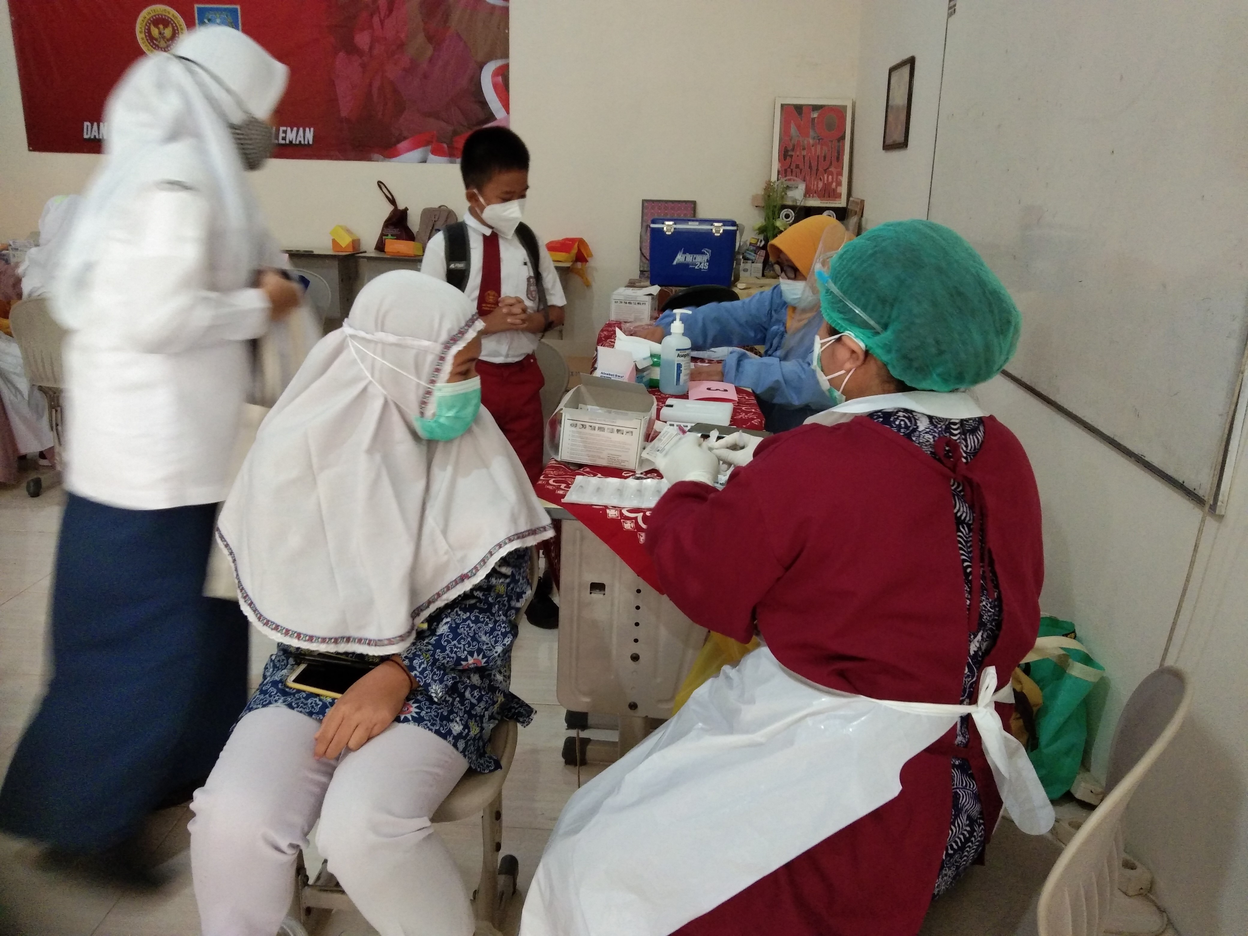 Vaksinasi di Sleman.