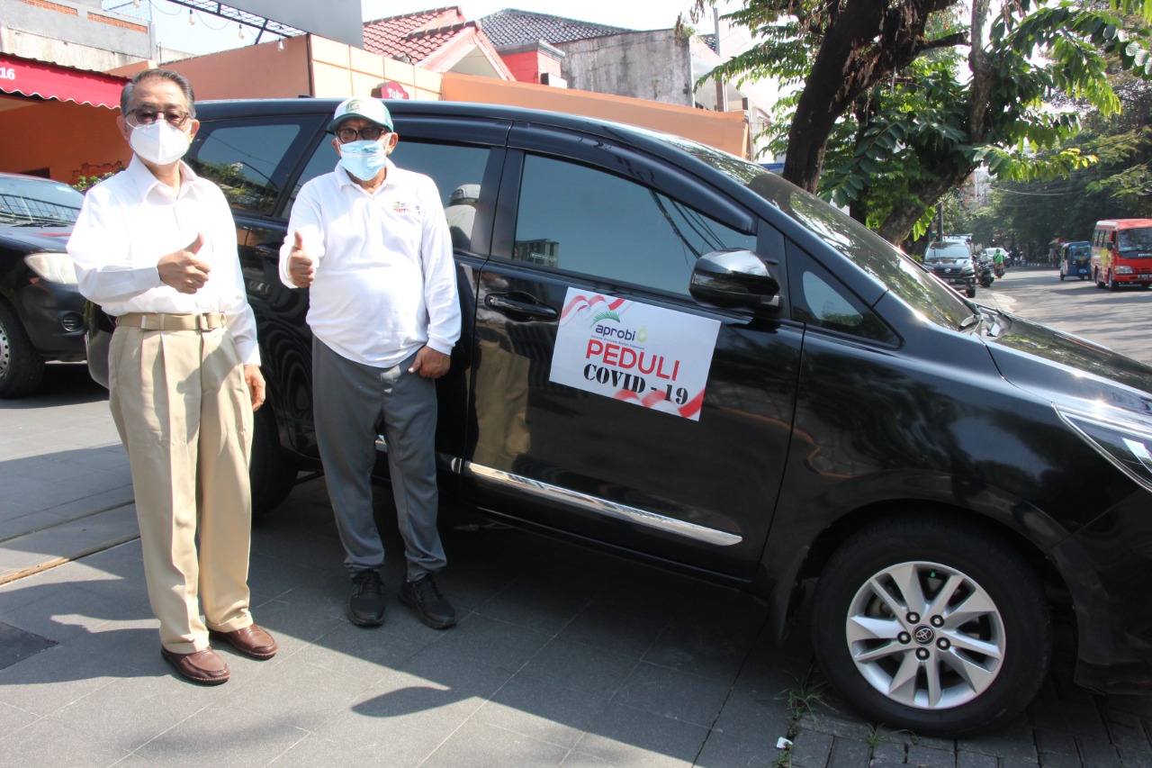 Donasi paket makanan dari Aprobi kepada warga terdampak PPKM