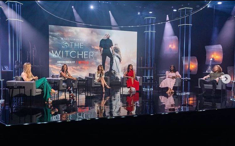 Para pemeran menghadiri WitcherCon.