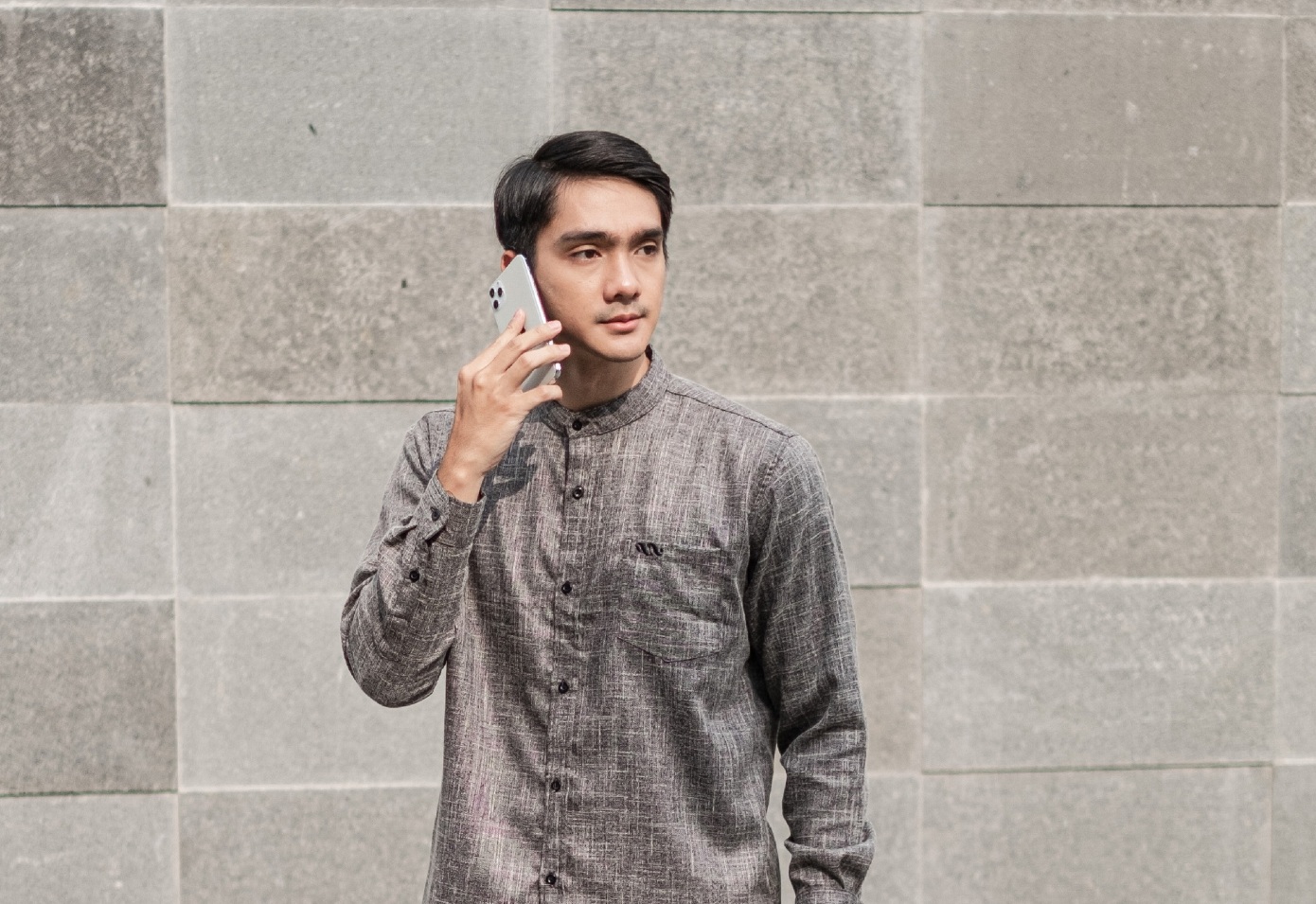 Brand fashion lokal dengan target mahasiswa dan orang kantoran mampu bertahan di tengah pandemi. 