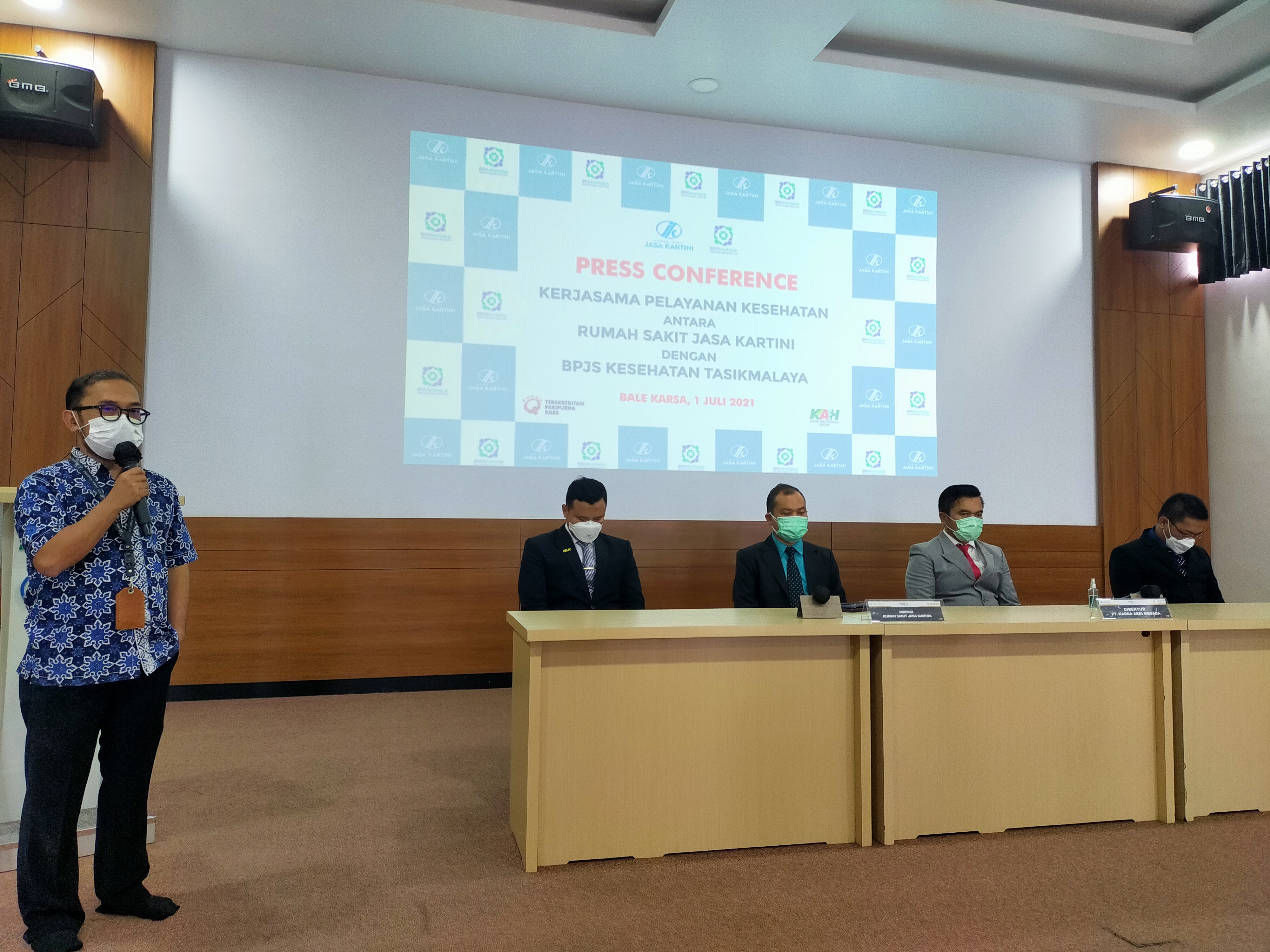 Direksi RS Jasa Kartini menyampaikan upaya yang sudah dilakukan untuk meningkatkan pelayanan kesehatan
