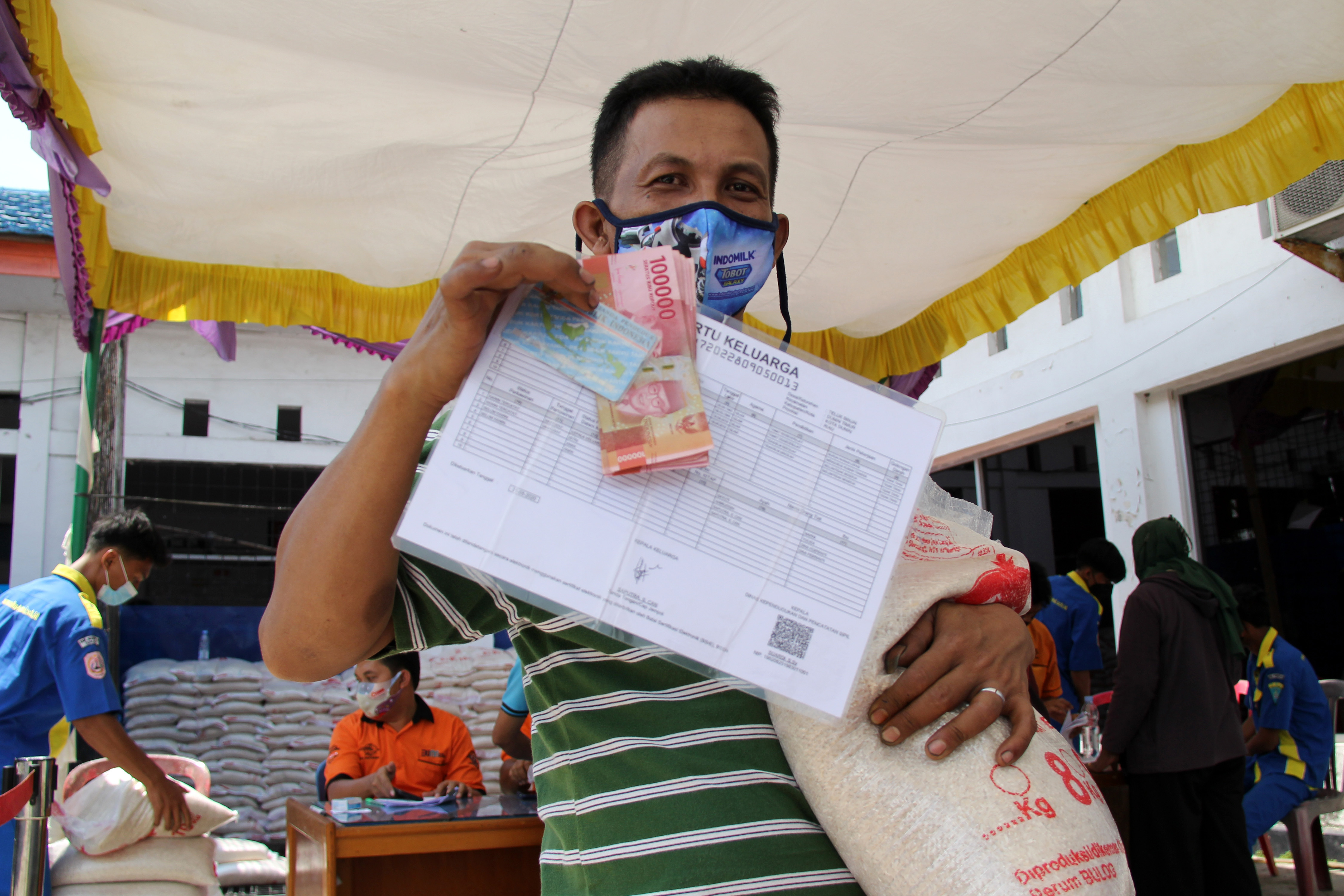 Ilustrasi bantuan sosial tunai