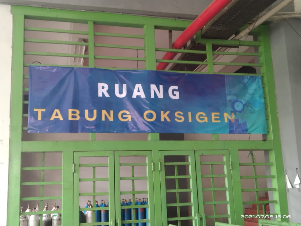 Pemkot Bekasi telah menerima bantuan CSR dari 47 perusahaan berupa sembako dan ribuan tabung oksigen, Jumat (30/7)