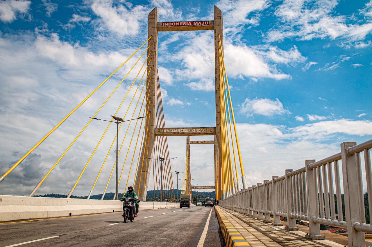 Jembatan Teluk Kendari