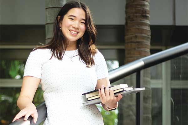 Novelis muda Natasha  Sondakh 