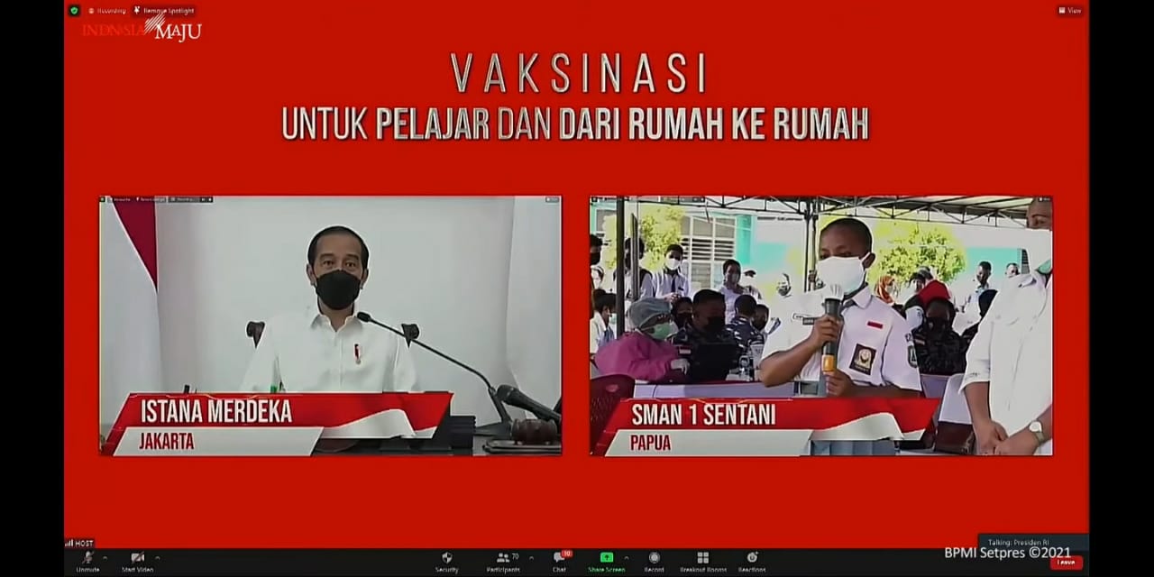 Presiden Joko Widodo Tinjau Vaksinasi Khusus Pelajar