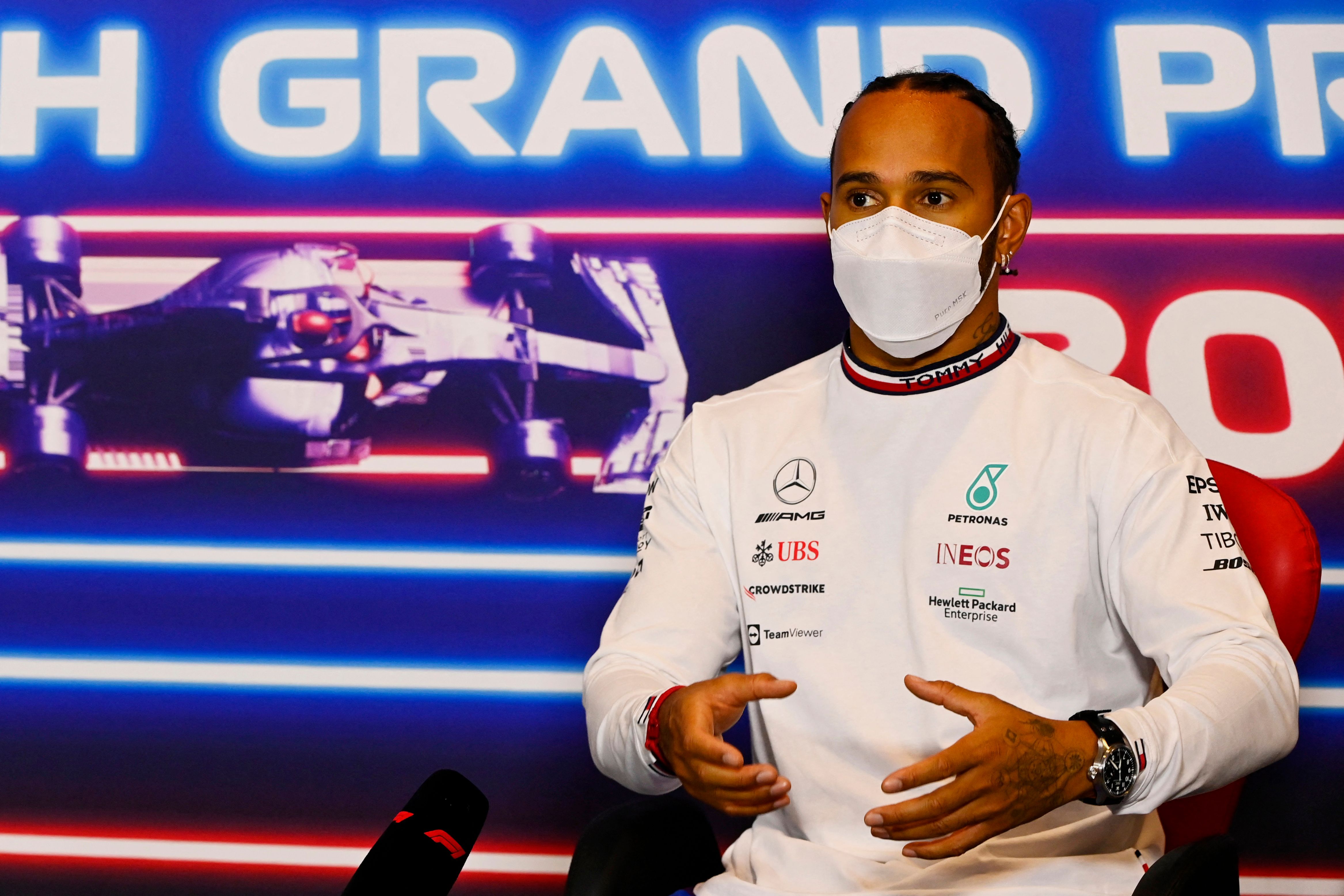 Pembalap Mercedes Lewis Hamilton