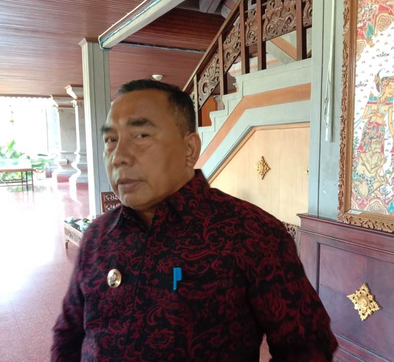 BUPATI Jembrana I Nengah Tamba meminta perbankan dan jasa keuangan memberikan relaksasi selama PPKM kepada nasabahnya.