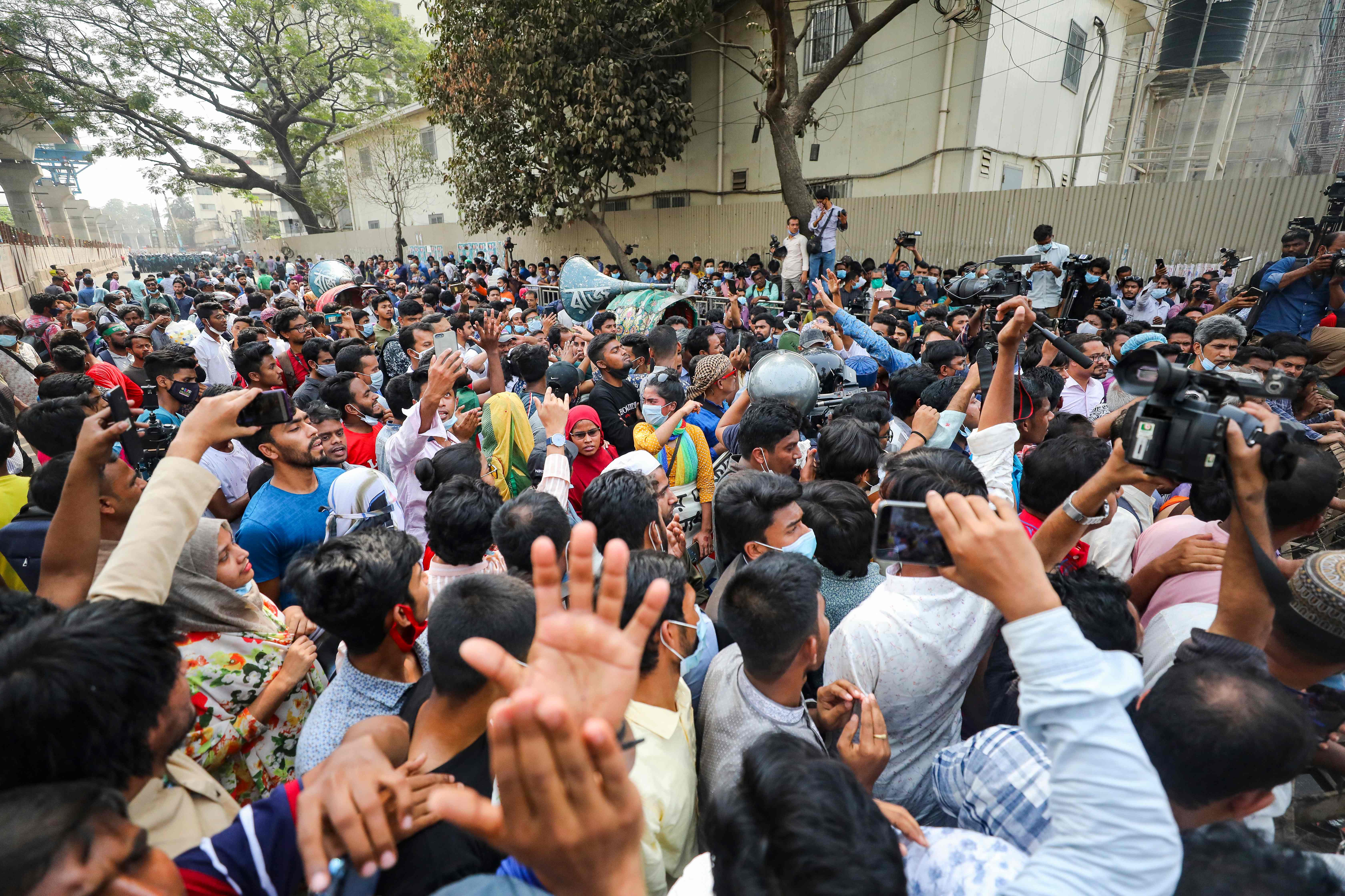 Warga menggelar demonstrasi memprotes Undang-Undang Keamanan Digital di Dhaka, Bangladesh.