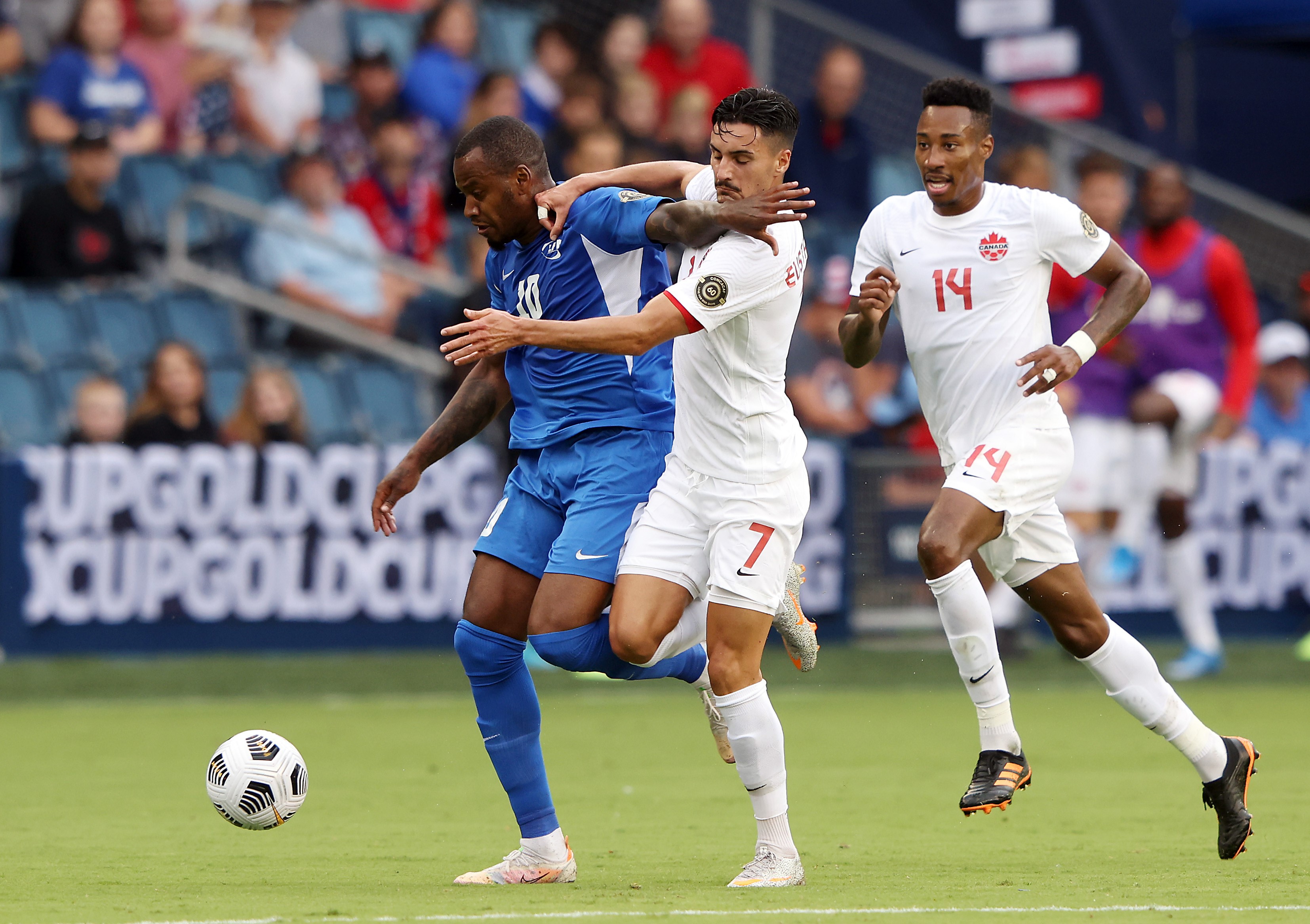 Laga Piala Emas antara Kanada dan Martinique