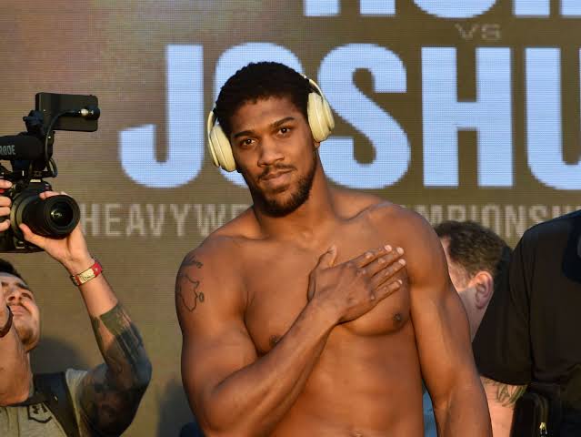 Anthony Joshua Hadapi Oleksandr Usyk di Markas Spurs
