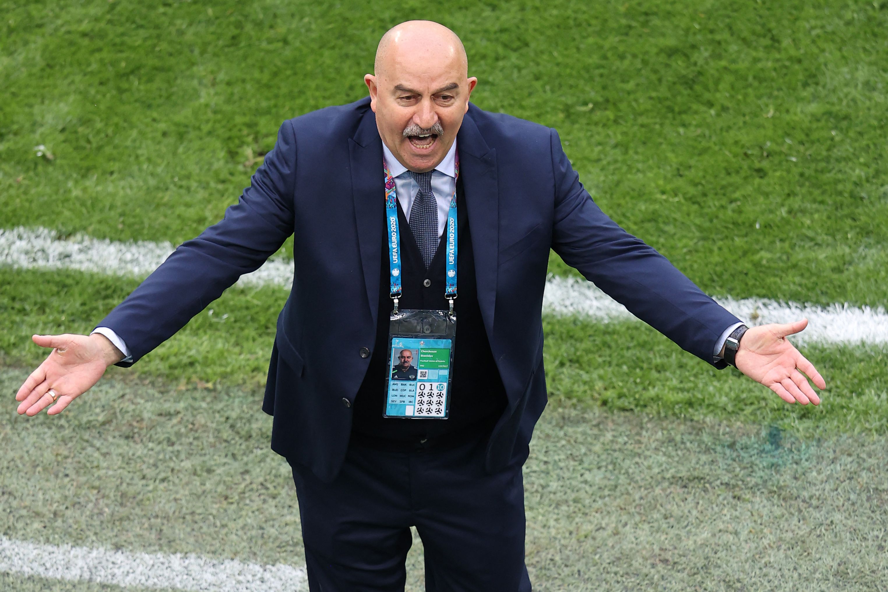 Stanislav Cherchesov yang dipecat dari pelatih timnas Rusia, digantikan Valery Karpin.  