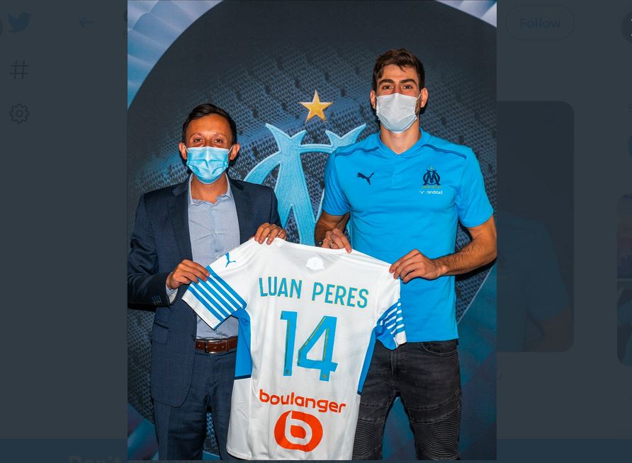 Luan Peres (kanan) diperkenalkan sebagai pemain Marseille.