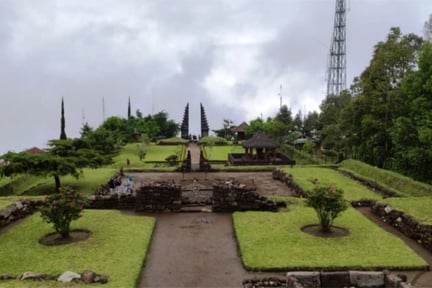Seluruh obyek wisata di Karanganyar, termasuk obyek wisata Candi Ceto, Kemuning ditutup selama masa PPKM Darurat. 