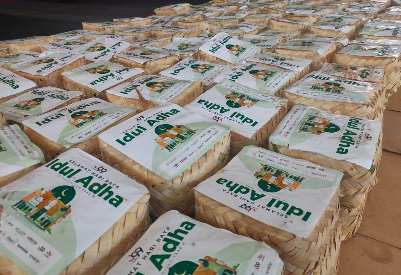 Salurkan 33 Hewan Kurban Didistribusikan Bagi Warga dan Panti Asuhan