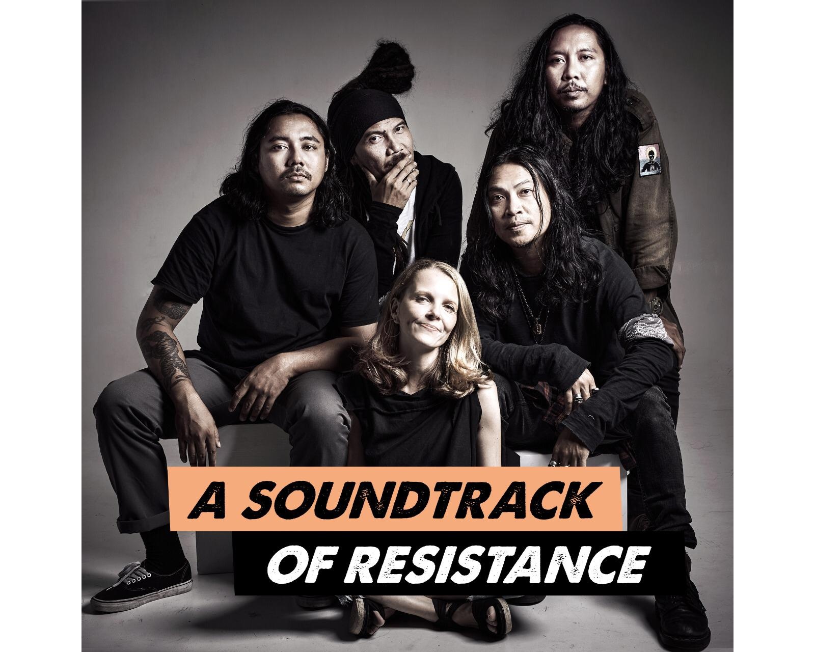 Navicula luncur siniar bertajuk A Soundtrack of Resistance. 