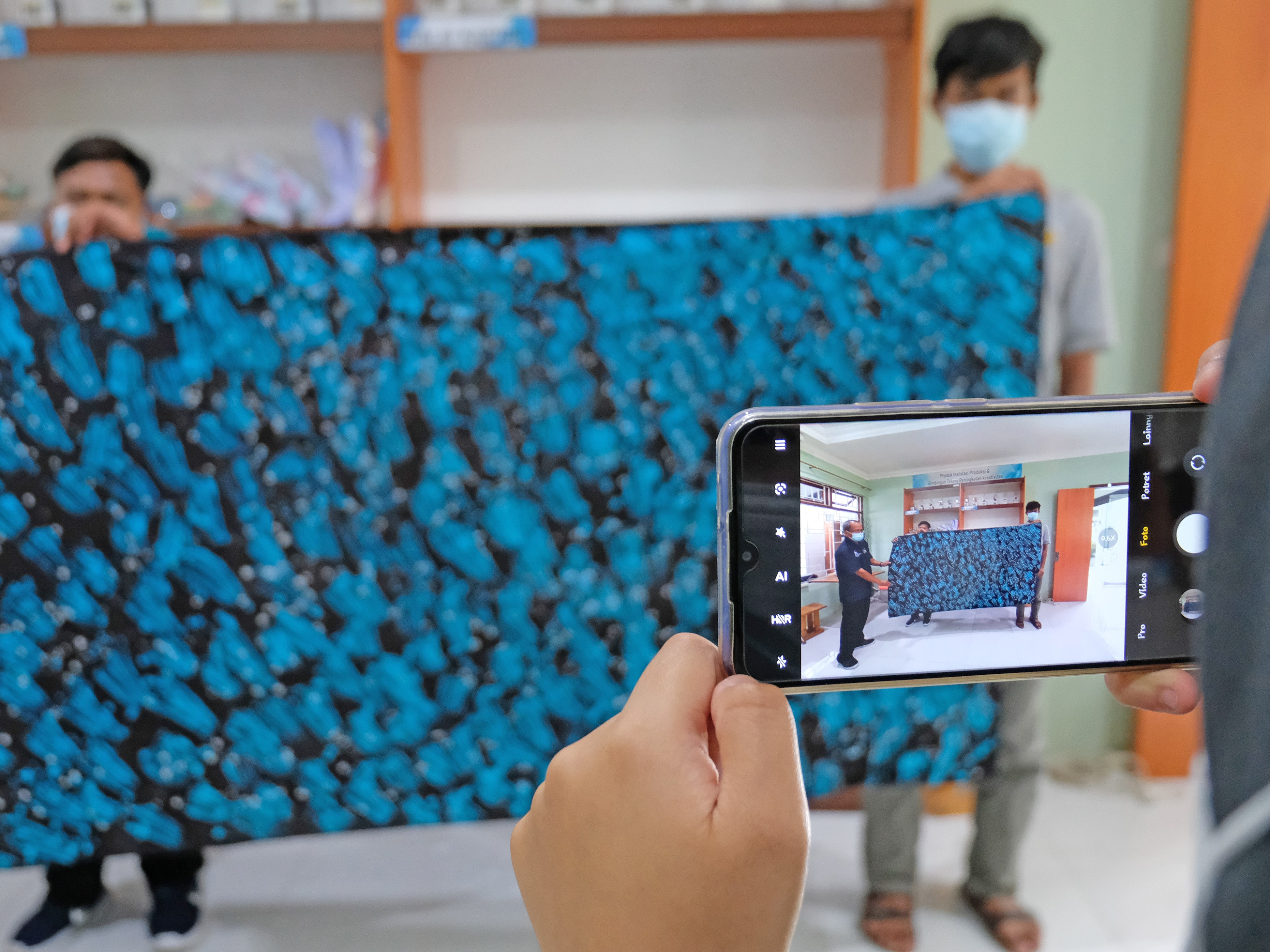 Kerajinan karya disabilitas dipasarkan secara daring.