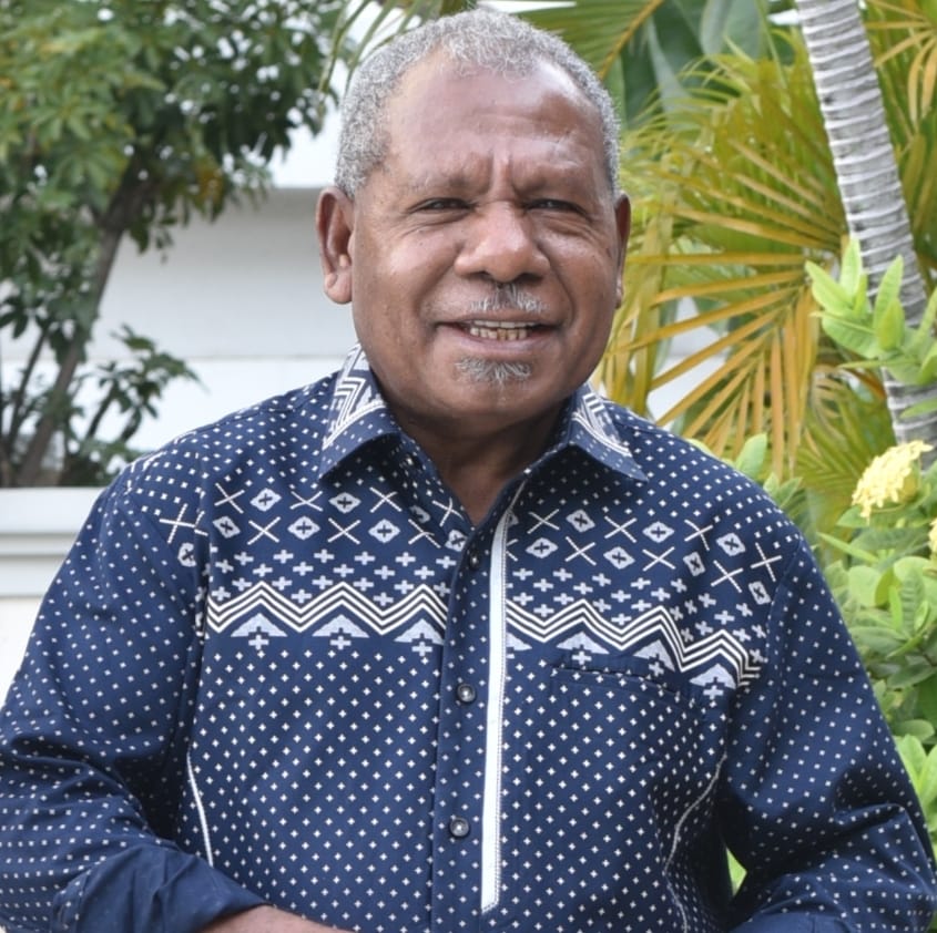 Bupati Jayapurra Mthius Awoitauw