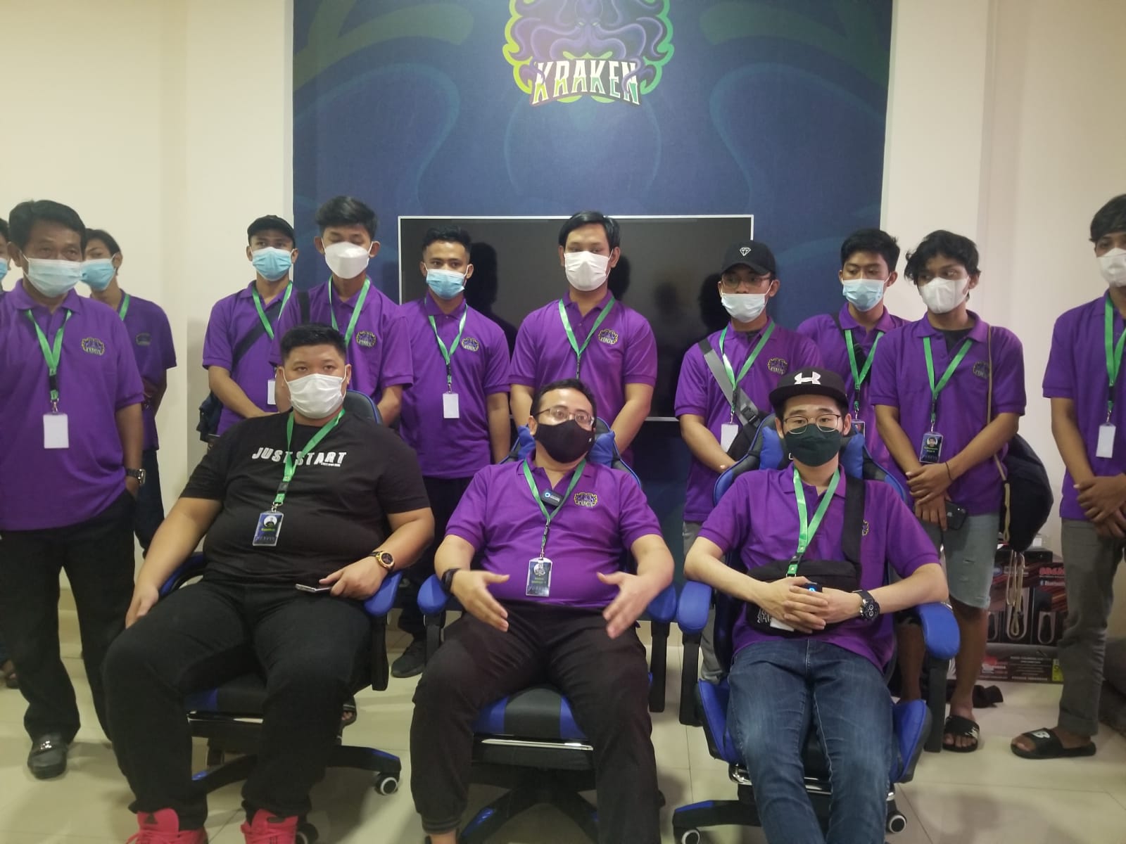  Raden Andreas Nandiwardhana, CEO Kraken eSport, dan patim Mobile Legend Kraken eSport. 