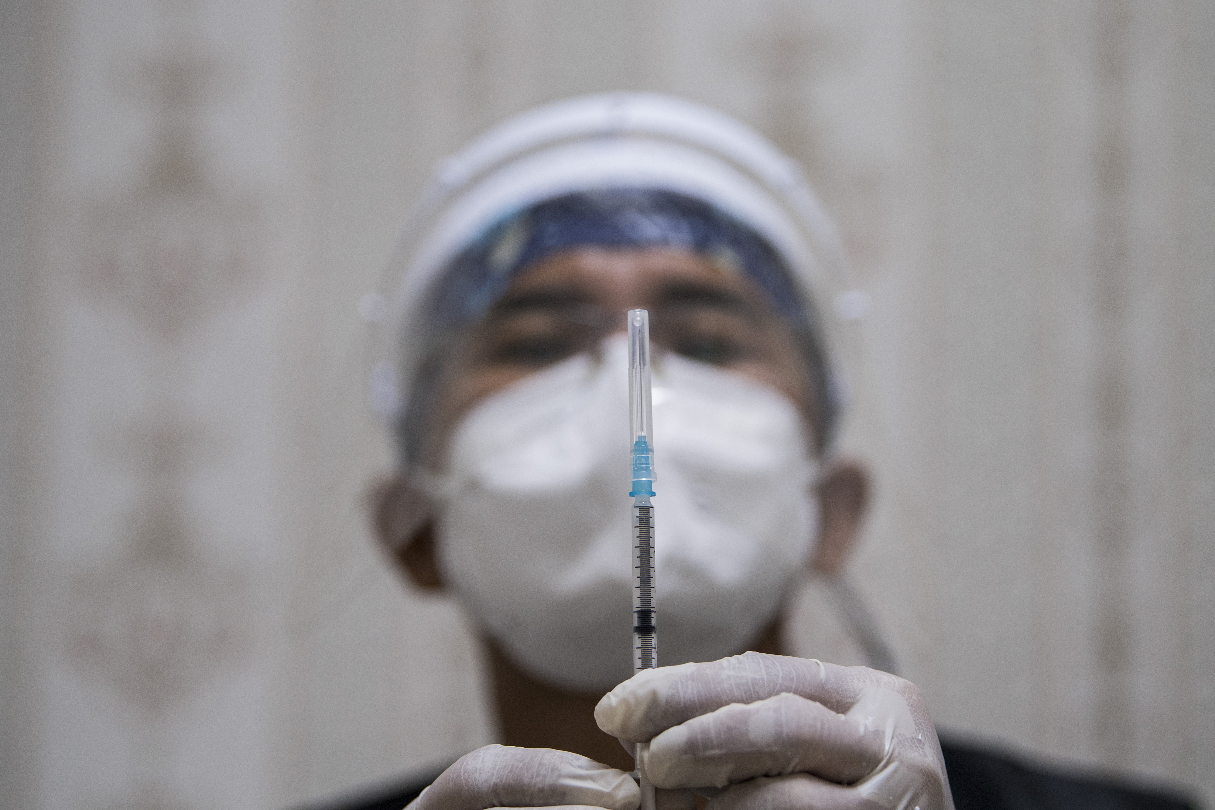 Luhut: UNICEF Pesan 1,2 Miliar Alat Suntik dari Indonesia