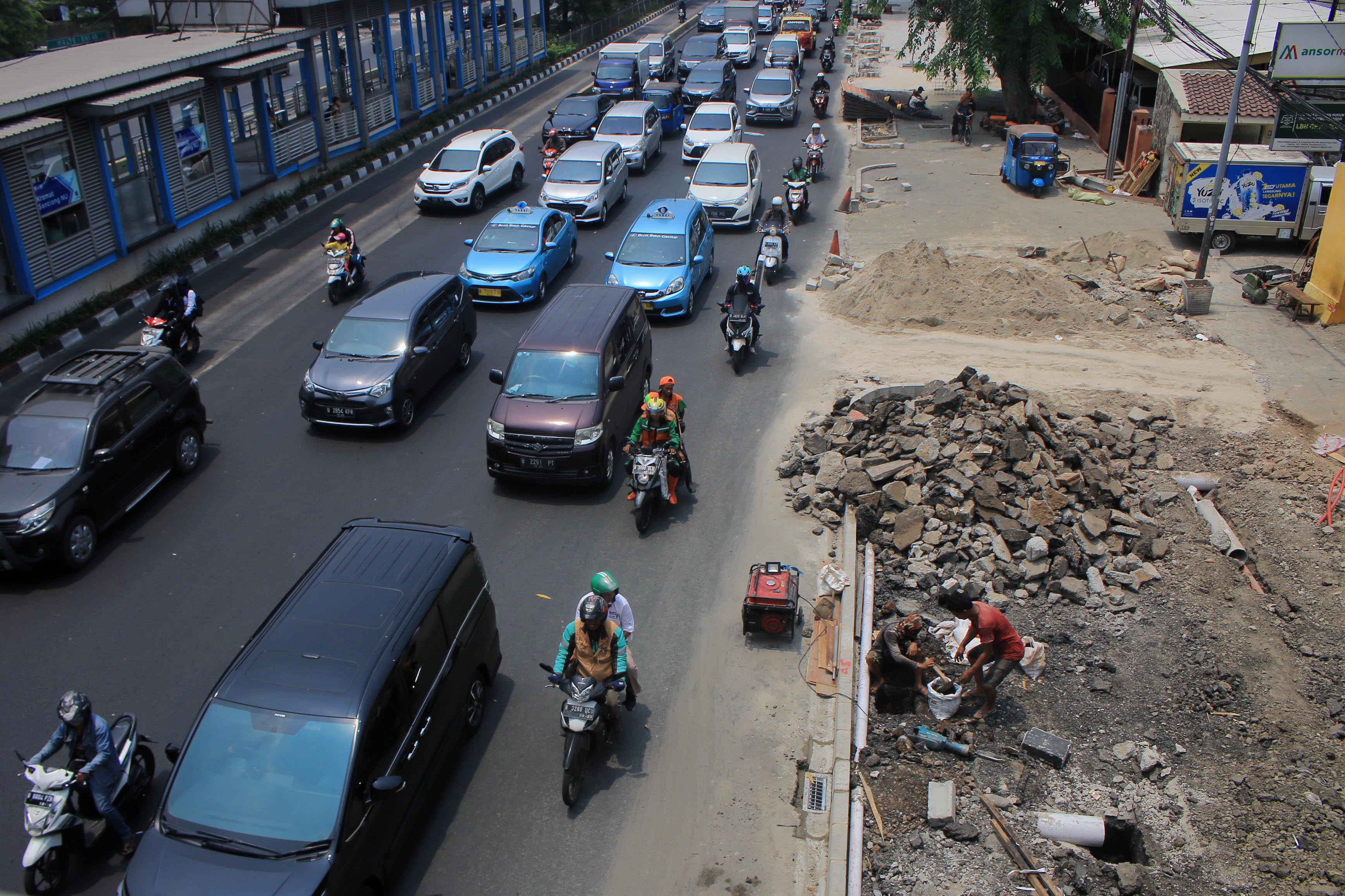 Rivalisasi trotoar Jakarta